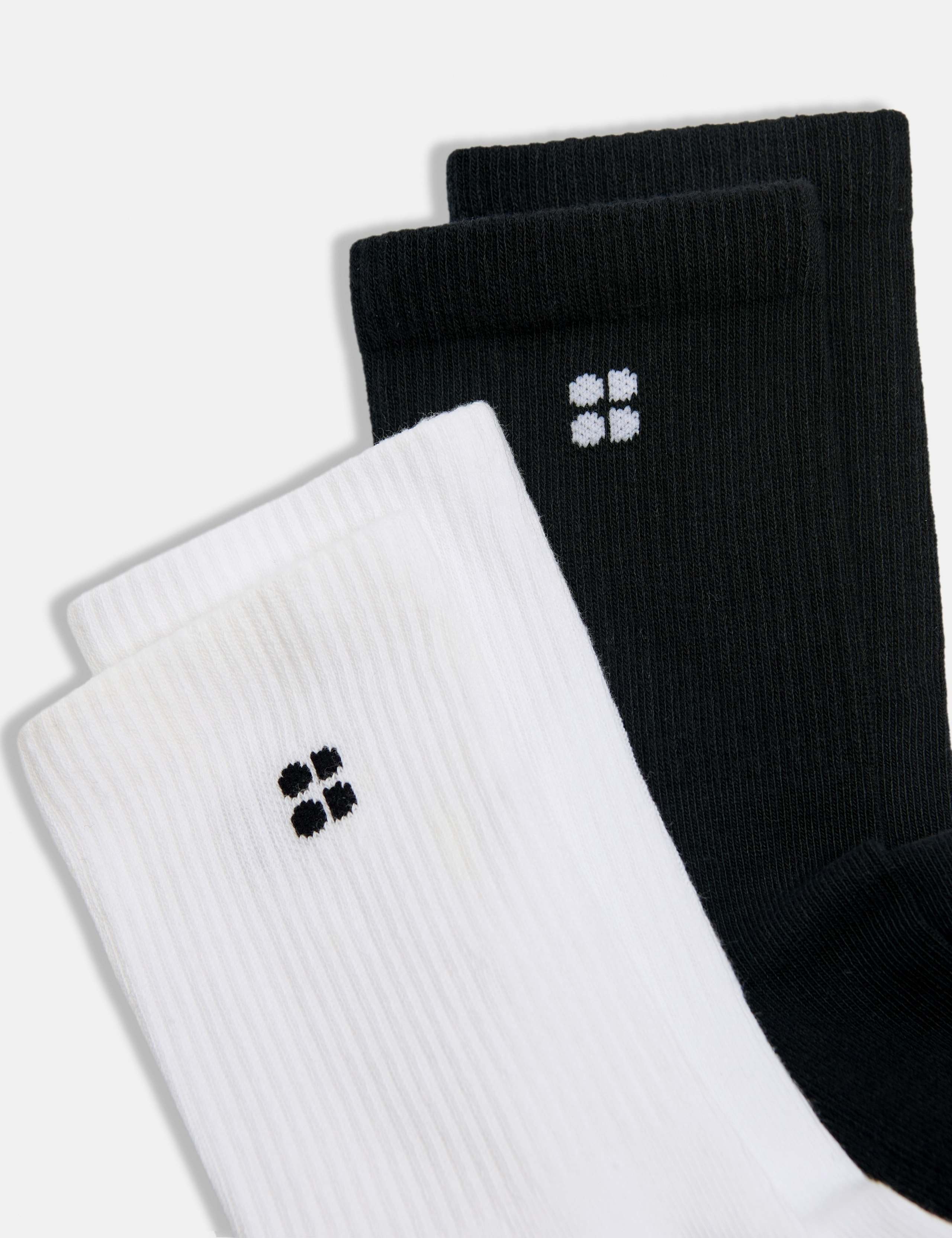 2 Pack Cotton Rich Pilates Crew Gripper Socks 3 of 4