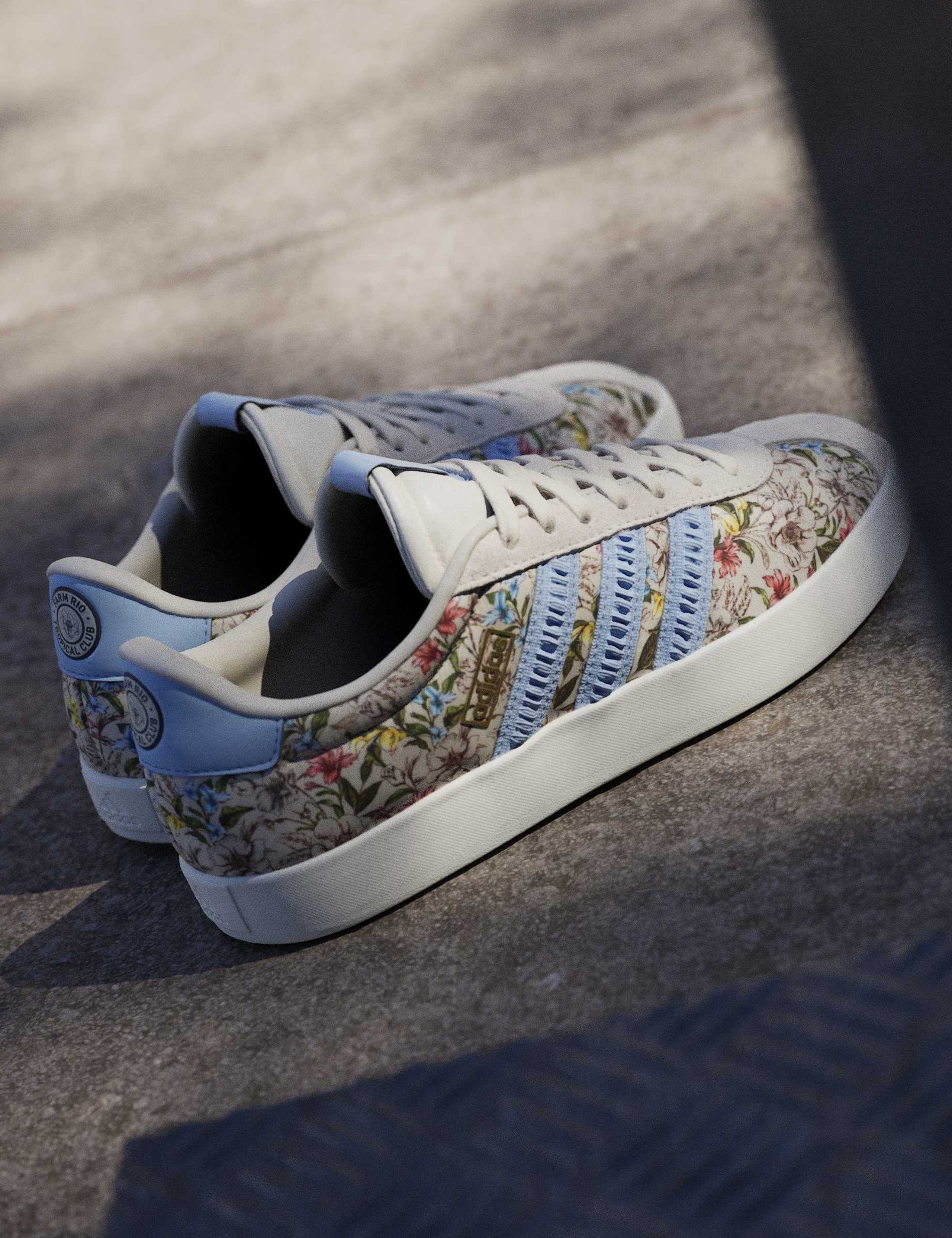 VL Court 3.0 Suede Floral Trainers 11 of 12