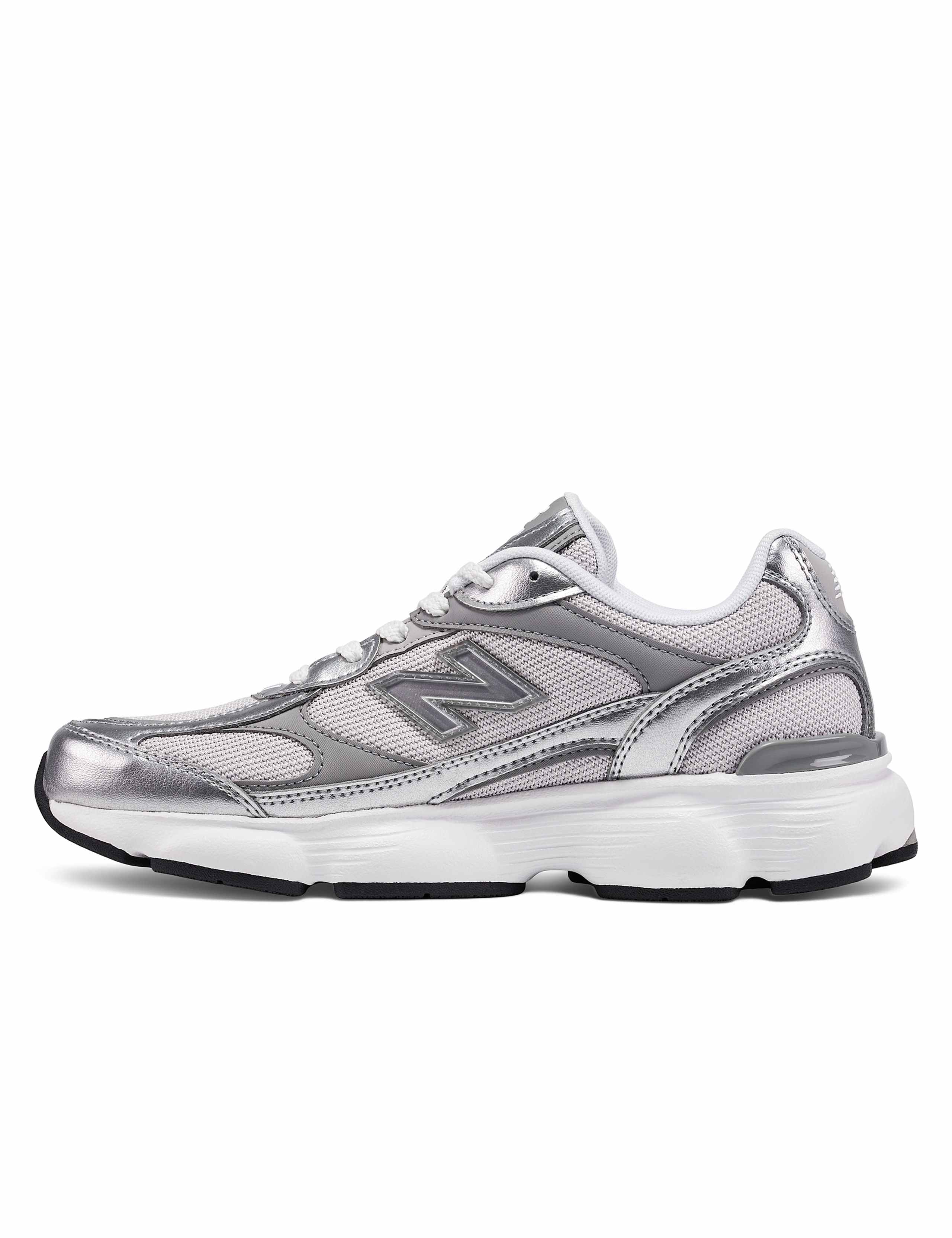 603 Trainers With Suede Accents 4 of 6