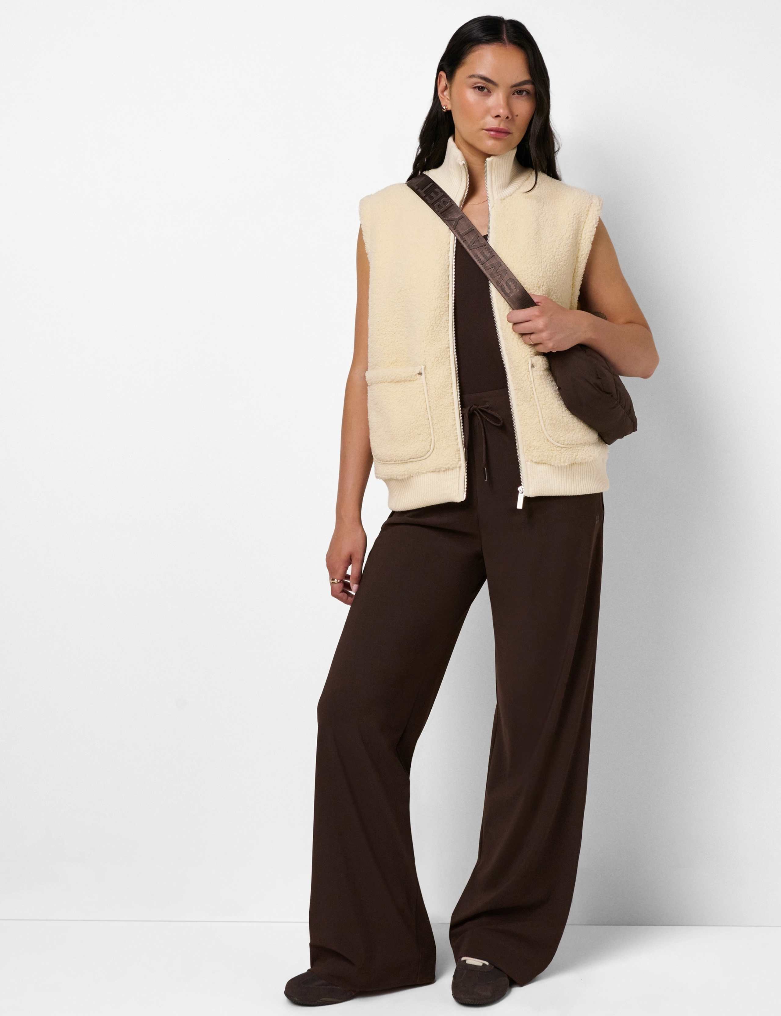 Plush Fleece Ribbed Gilet 3 of 8