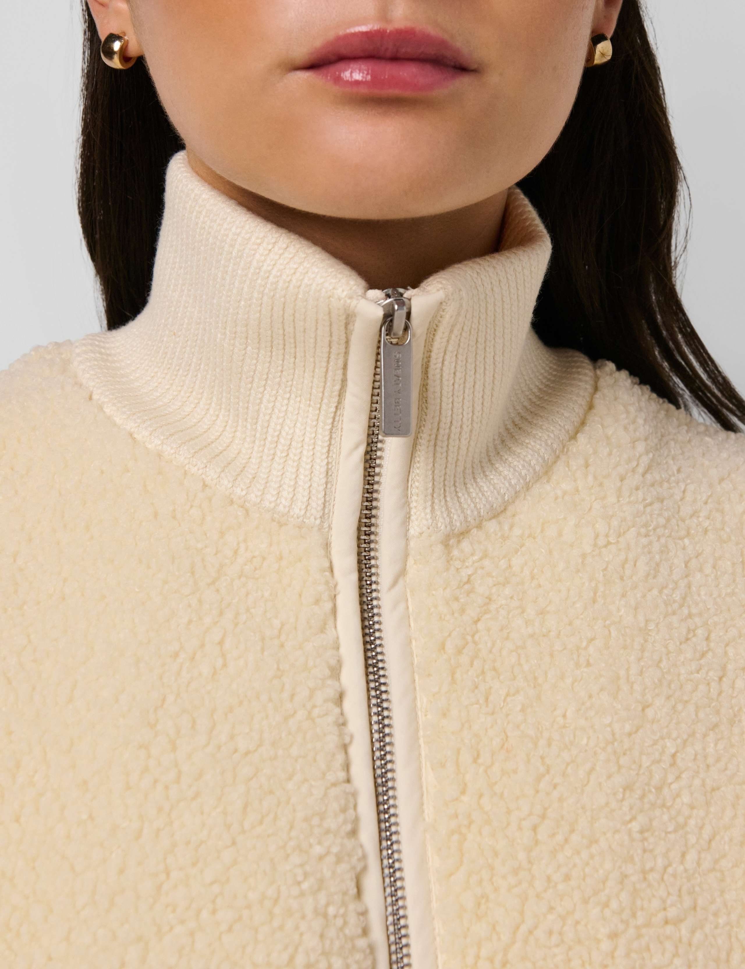 Plush Fleece Ribbed Gilet 6 of 8