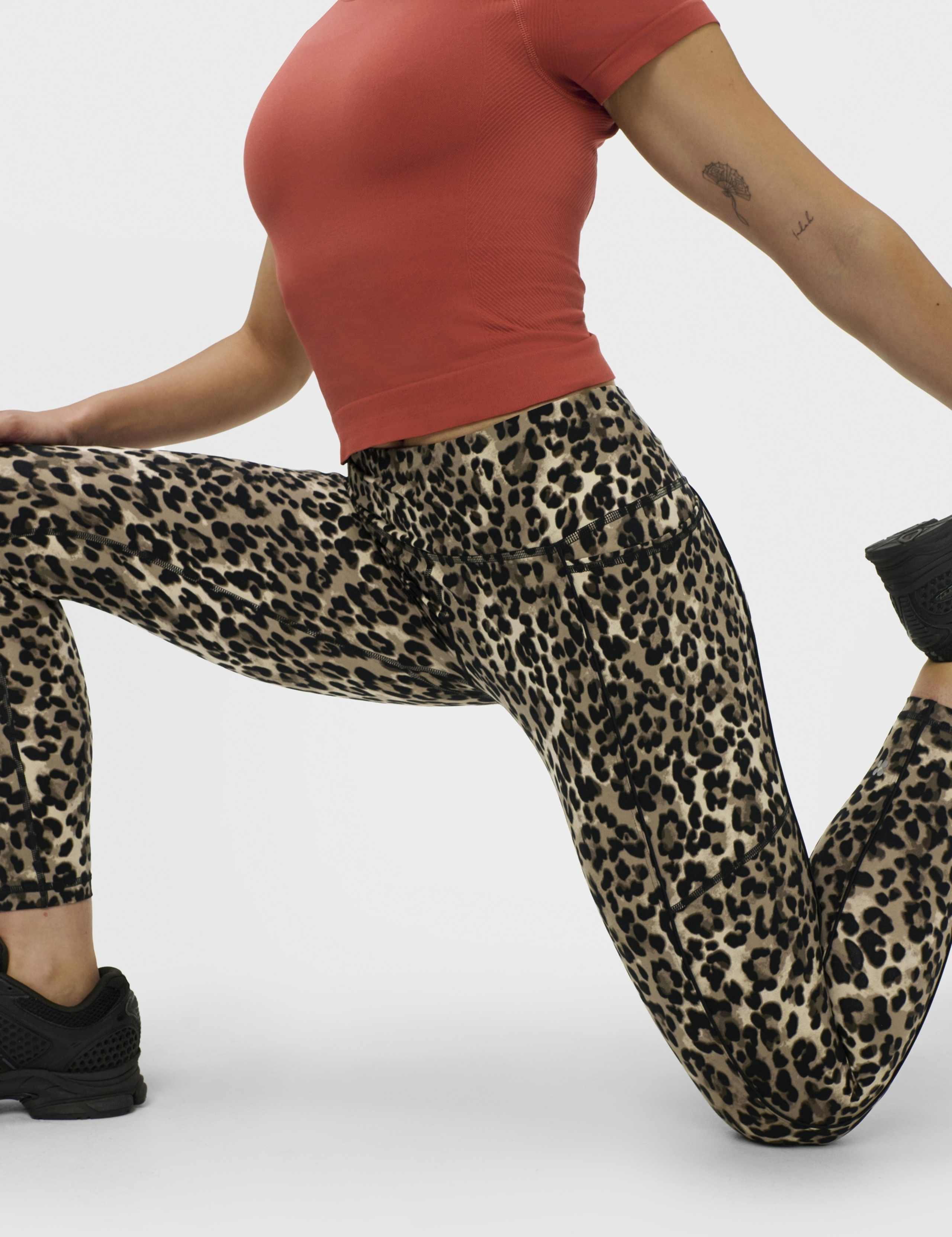 Power Animal Print Piping 7/8 Leggings 9 of 9
