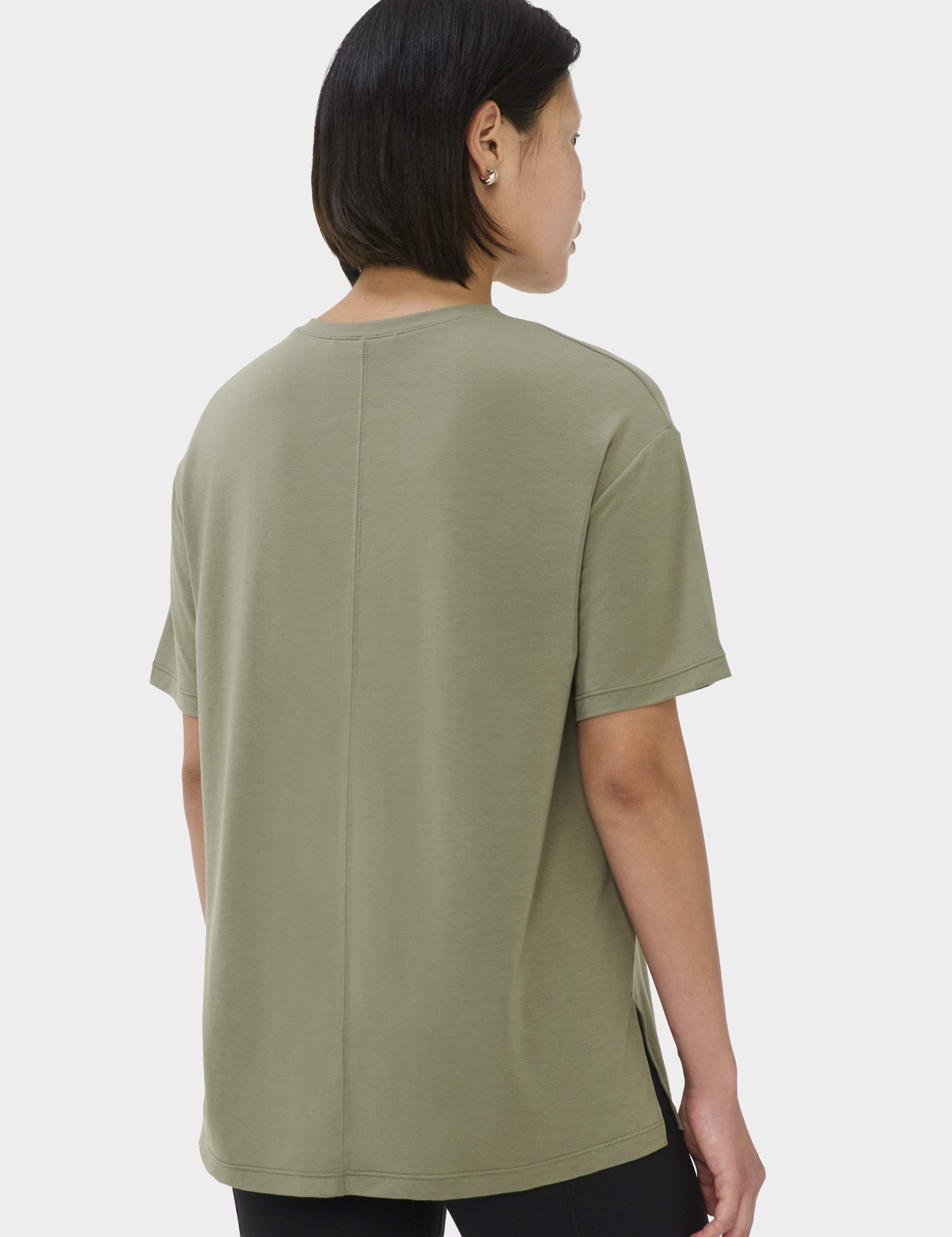 Soft Flow Studio Relaxed T-Shirt 3 of 7