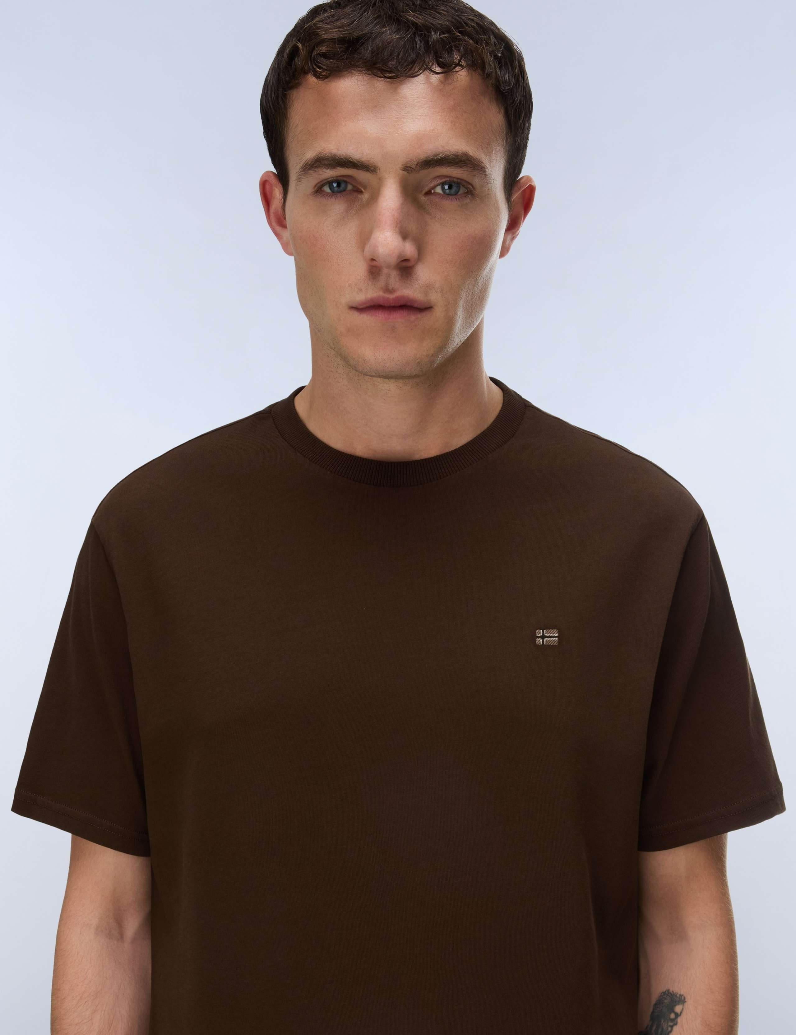 Nedles Pure Cotton Small Flag T-Shirt 4 of 4