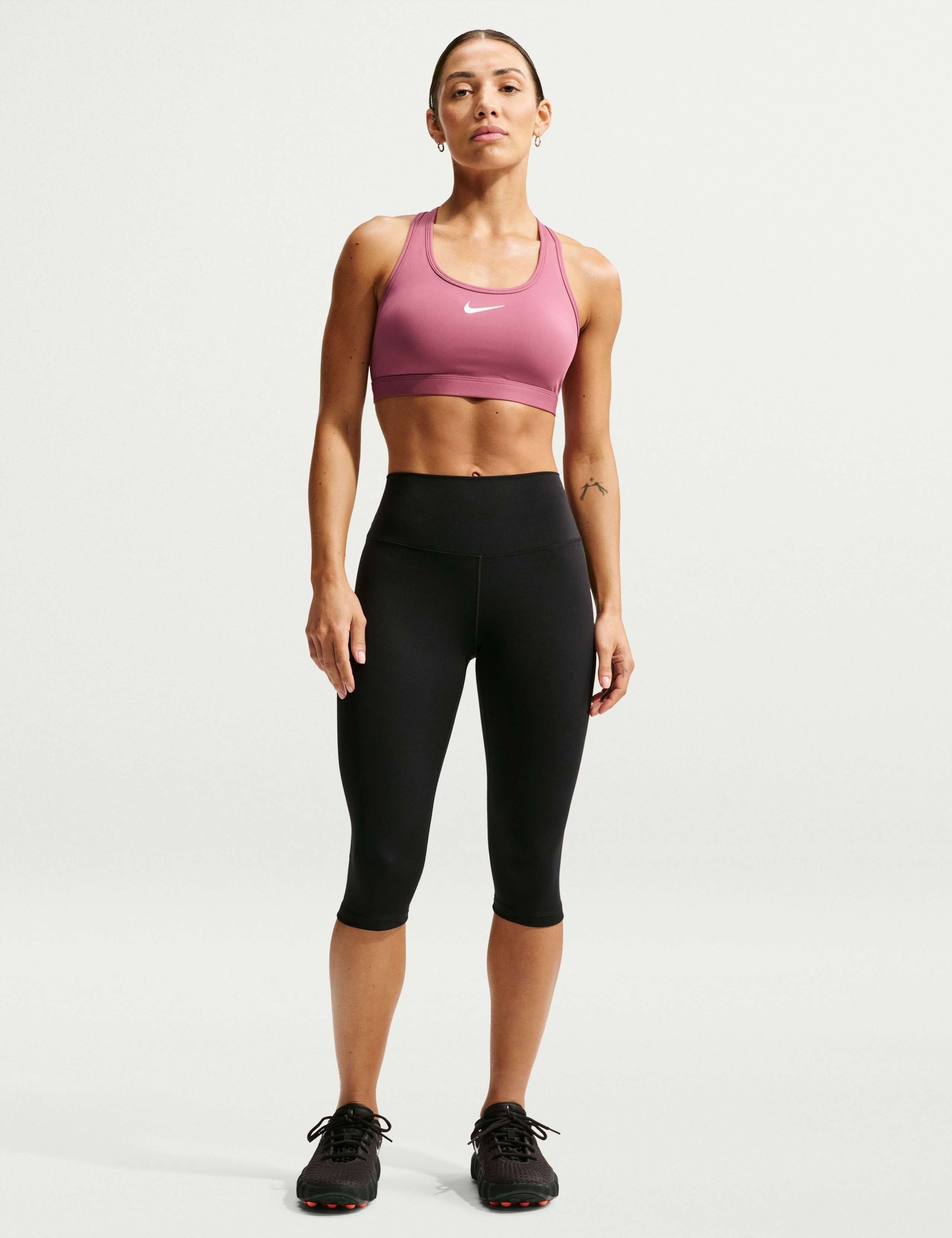 Swoosh Medium Support Sports Bra 3 of 5