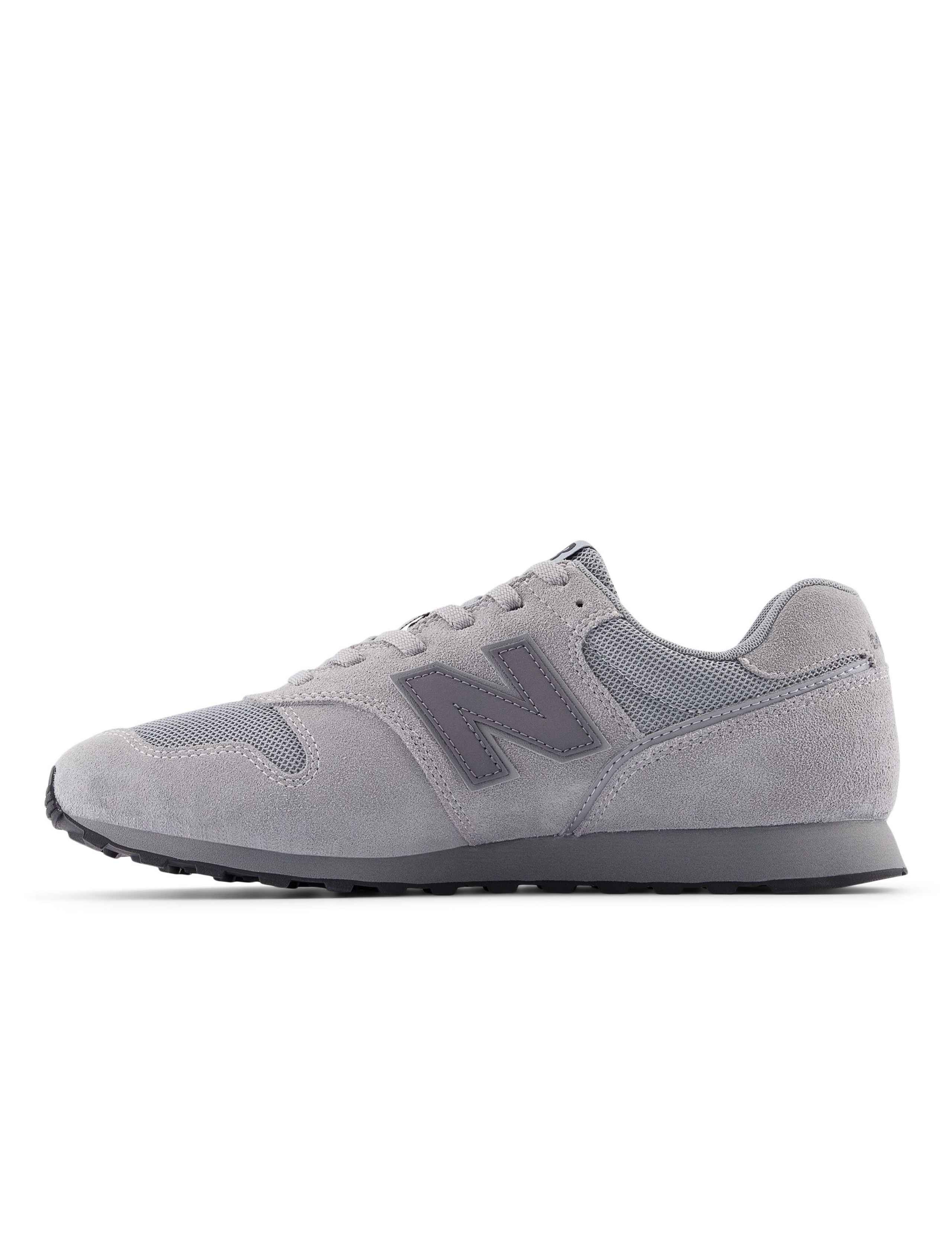 373 Trainers 2 of 9