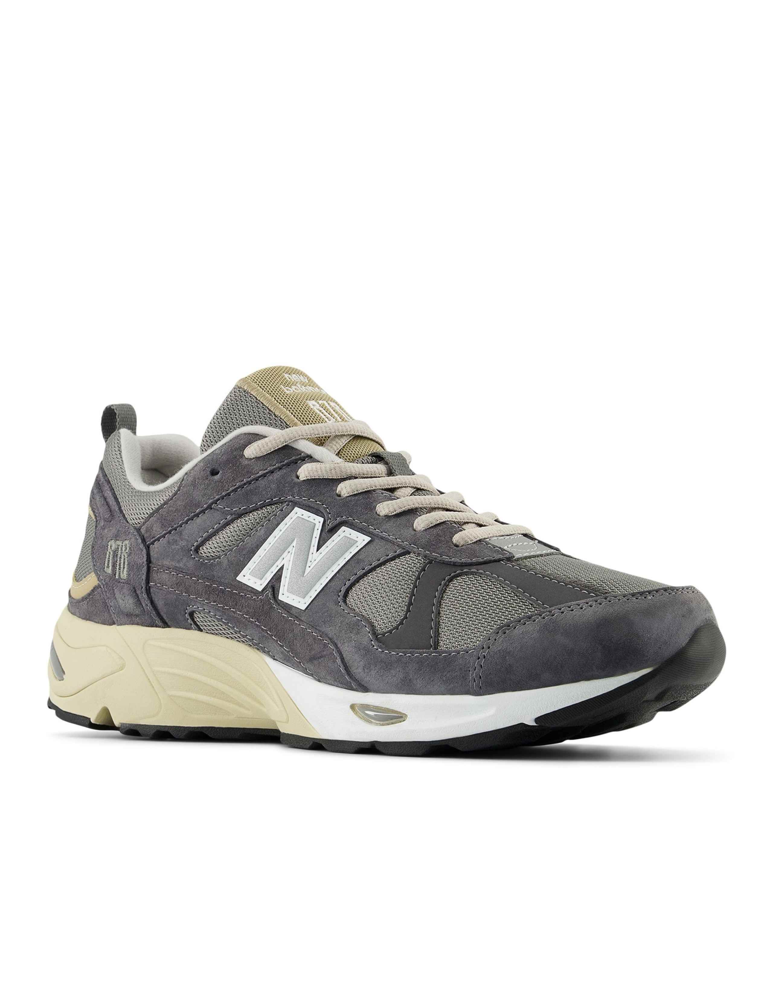 878 Trainers 3 of 5