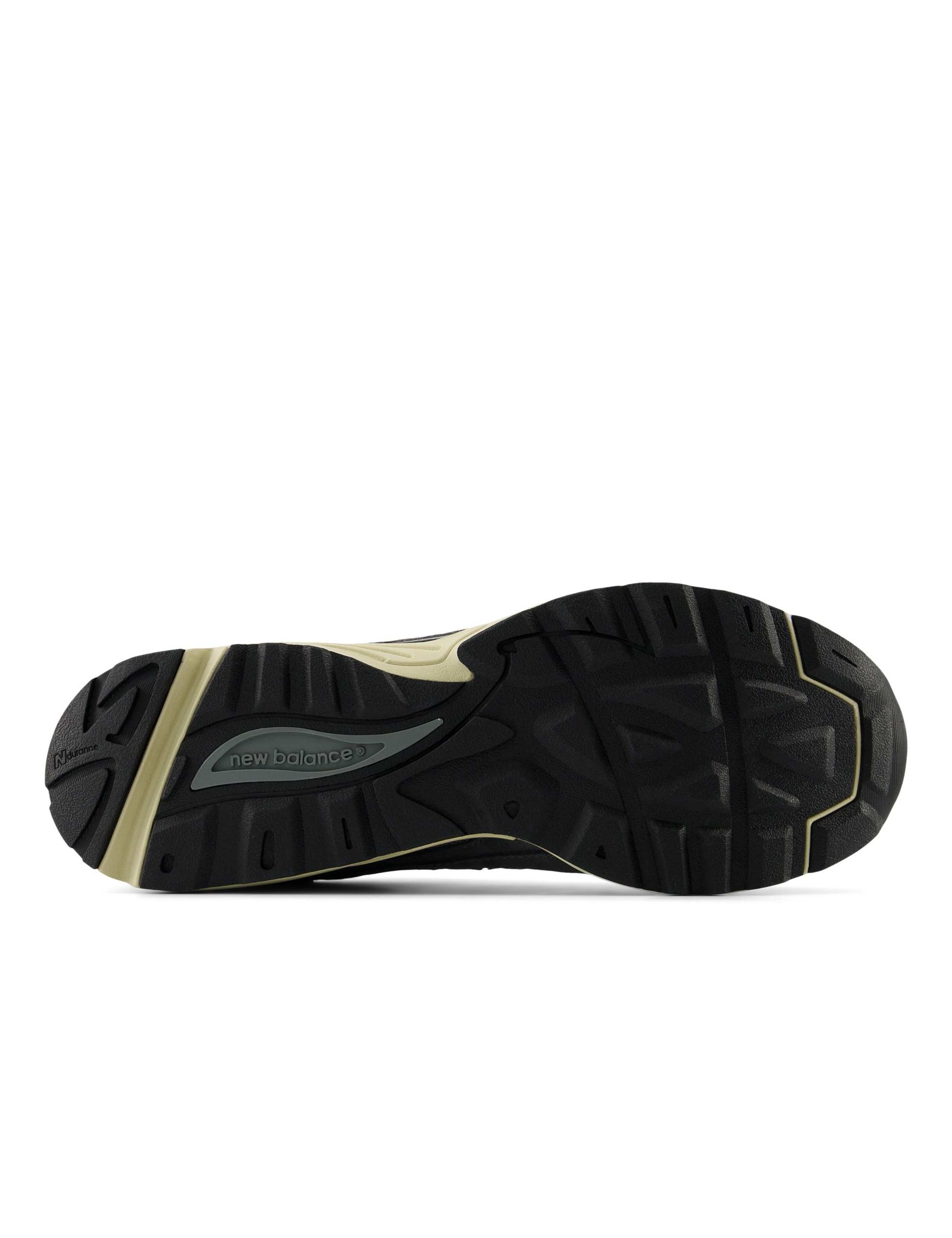 878 Trainers 5 of 5