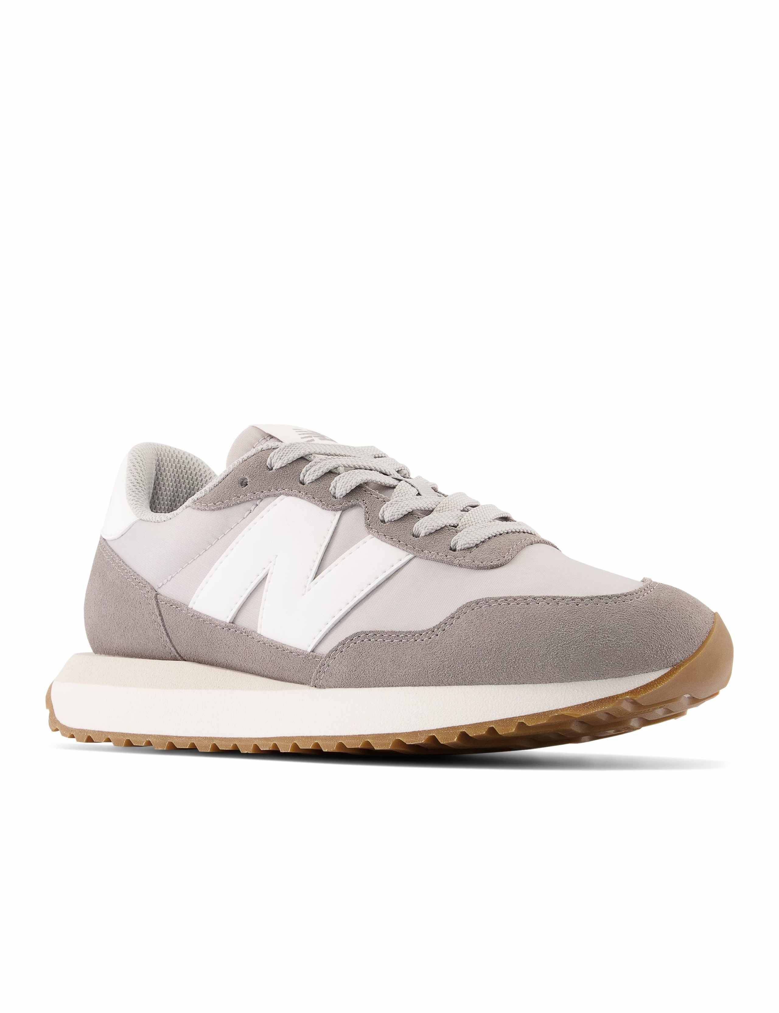 237 Trainers 2 of 5