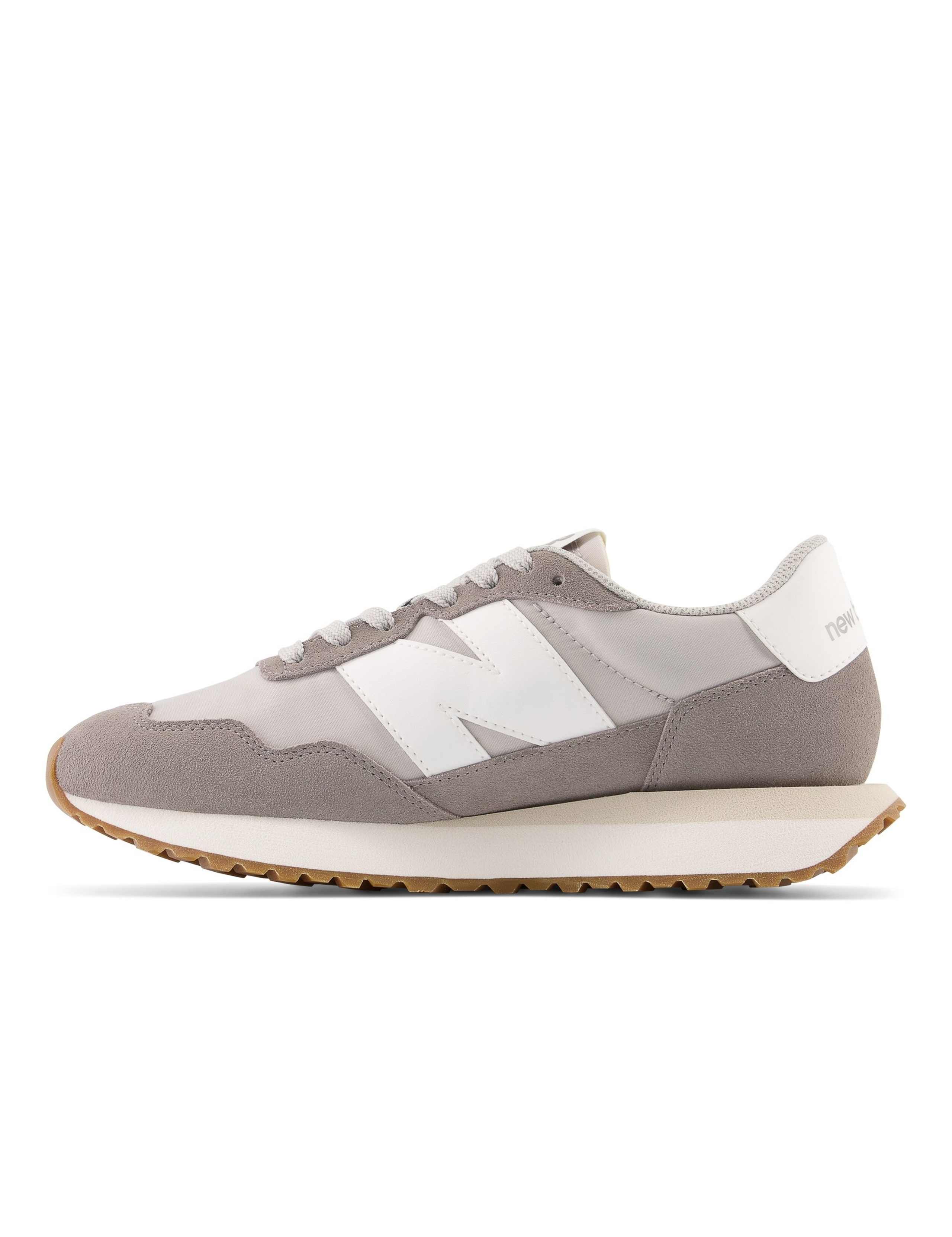 237 Trainers 5 of 5