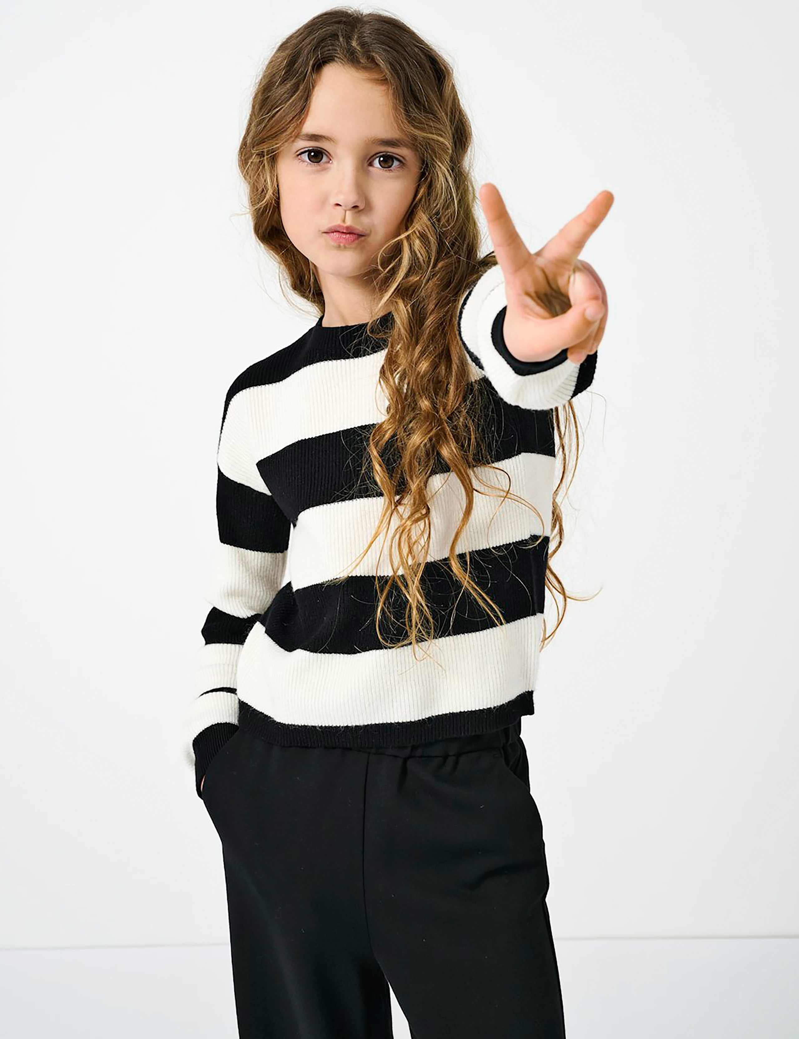 Striped Jumper (7-14 Yrs) 3 of 4