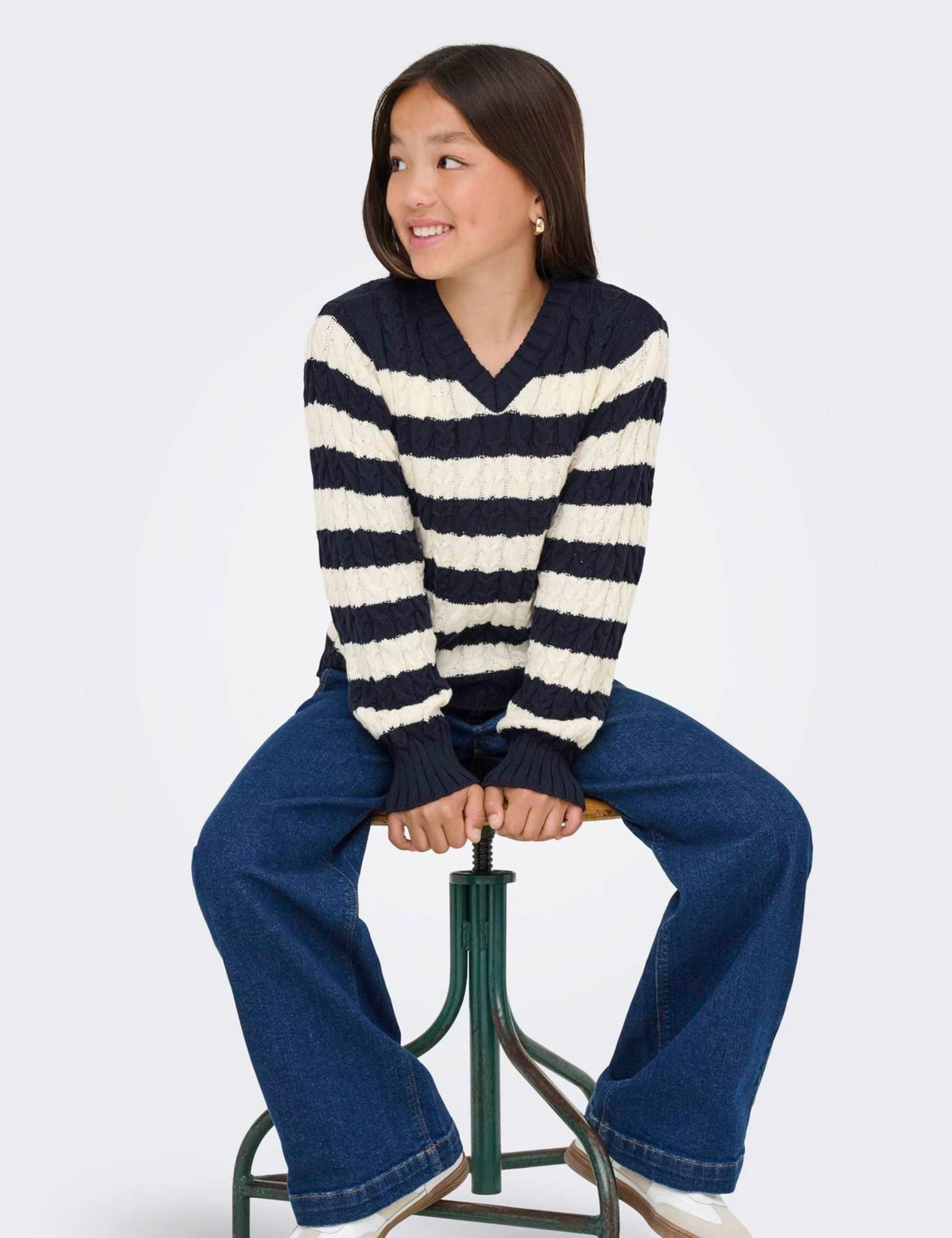 Striped V-Neck Jumper (7-14 Yrs) 3 of 5