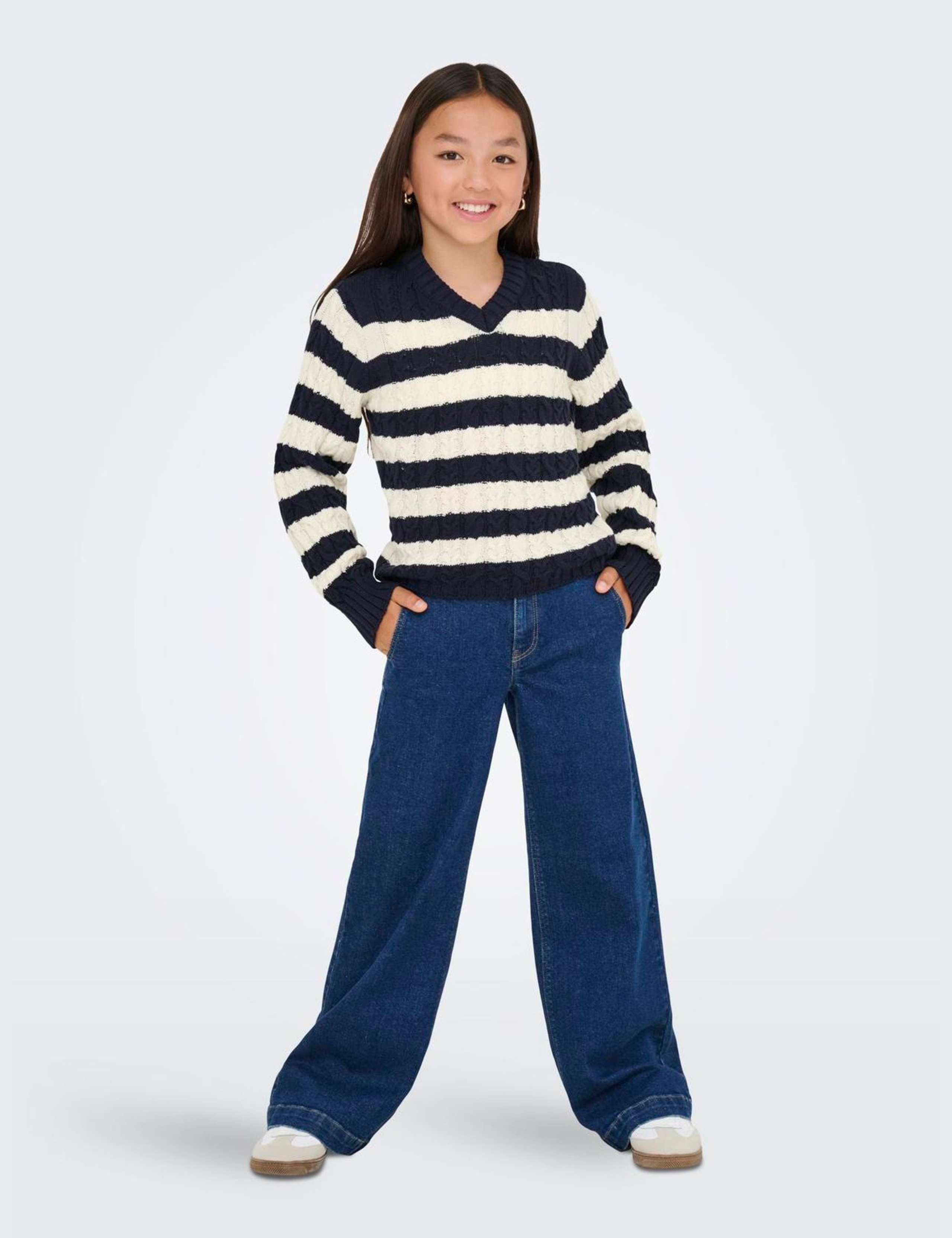 Striped V-Neck Jumper (7-14 Yrs) 5 of 5