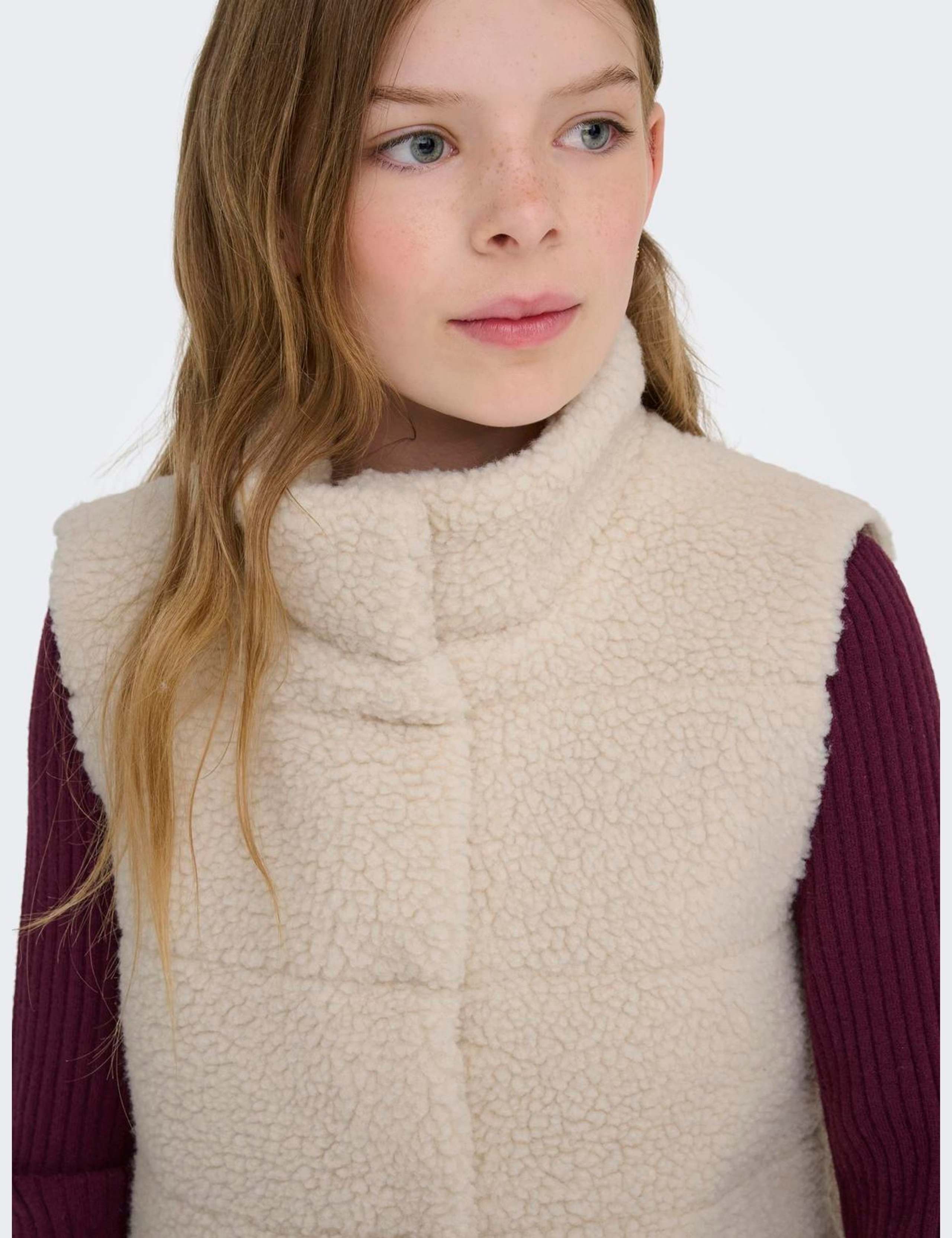 Teddy Funnel Neck Gilet (8-14 Yrs) 5 of 5