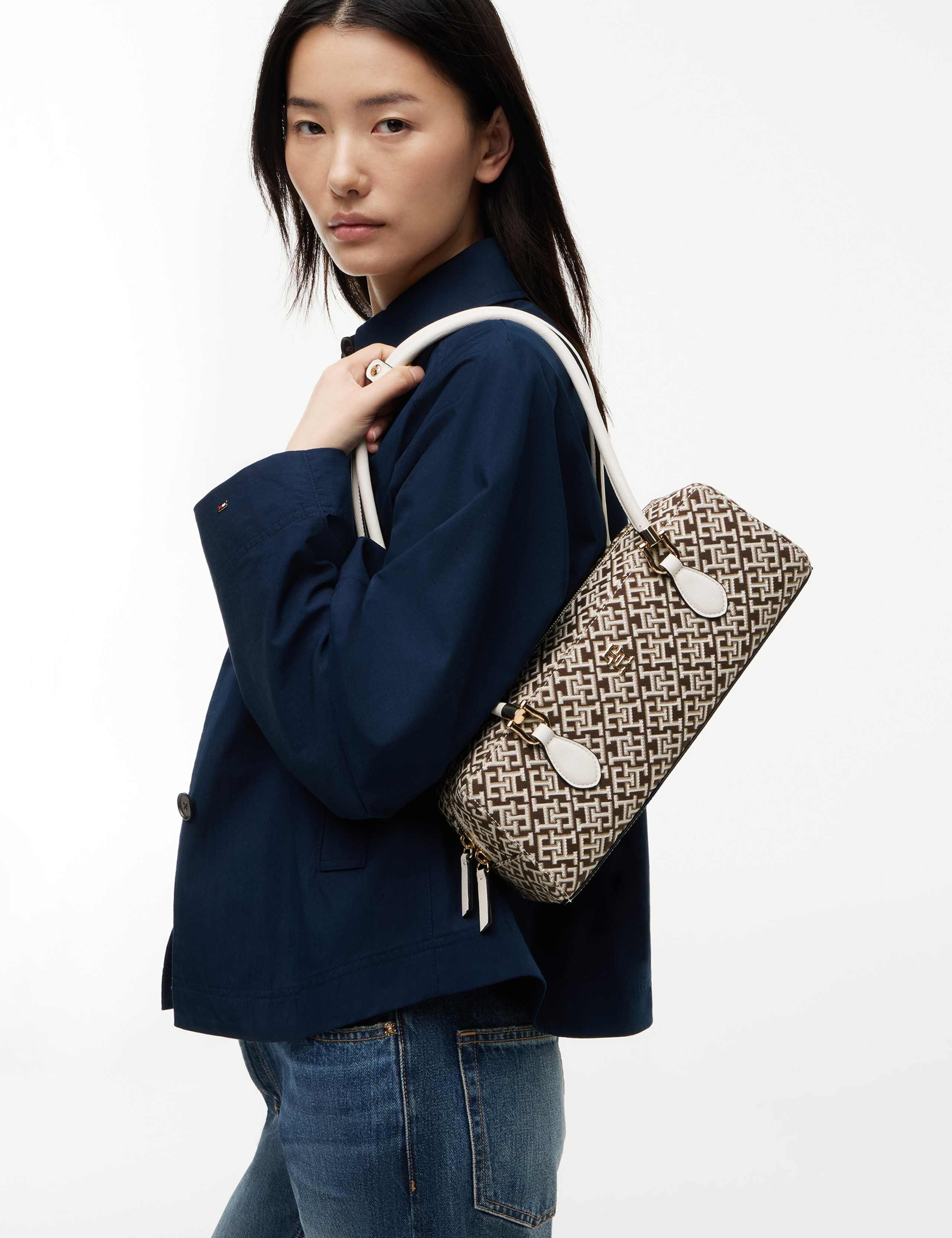 Grace Jacquard Shoulder Bag 3 of 5
