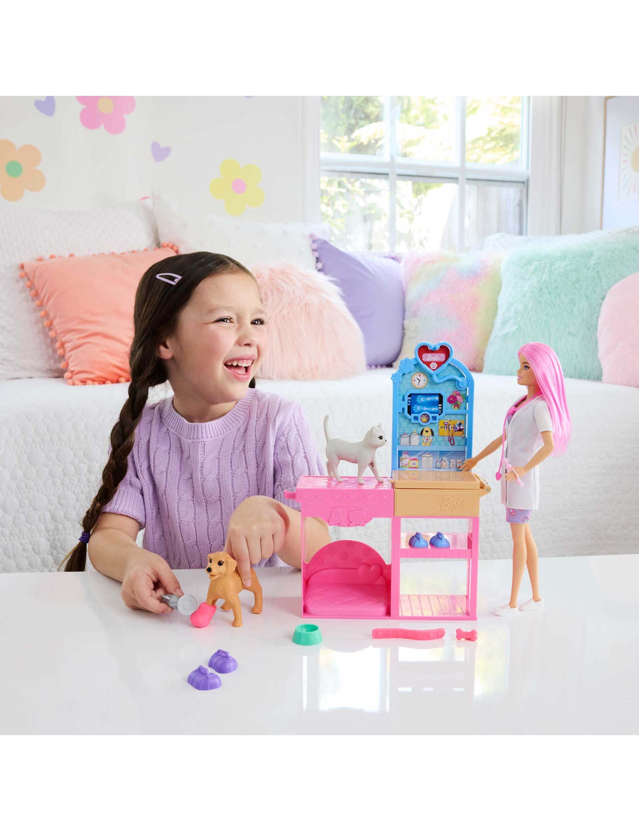 Fast Cast Vet Clinic Playset (4+ Yrs) 3 of 4