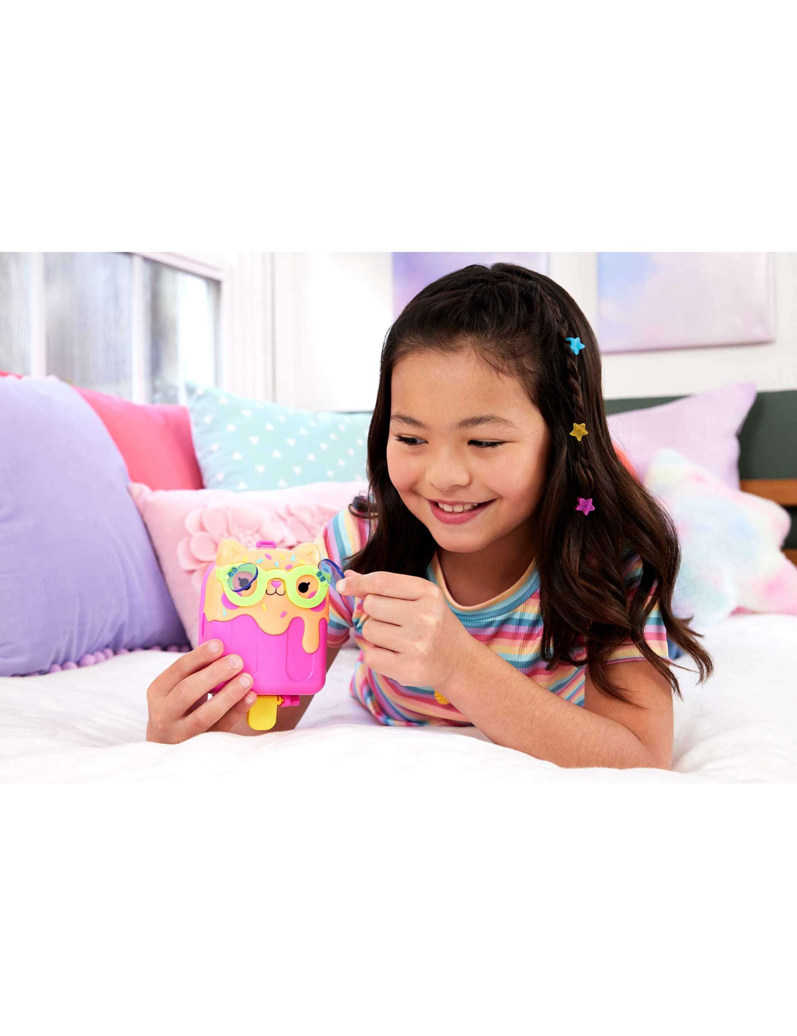 Kitty Popsicle Resort™ Compact Playset (4+ Yrs) 2 of 5
