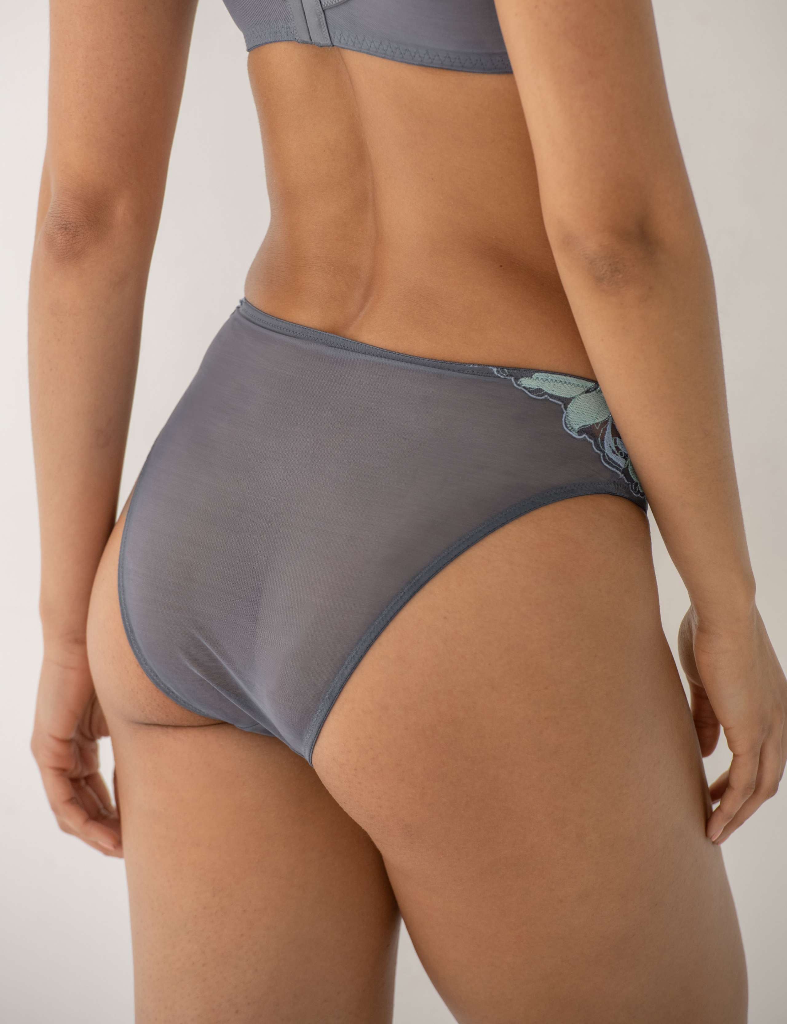 Embroidered Knickers 6 of 8