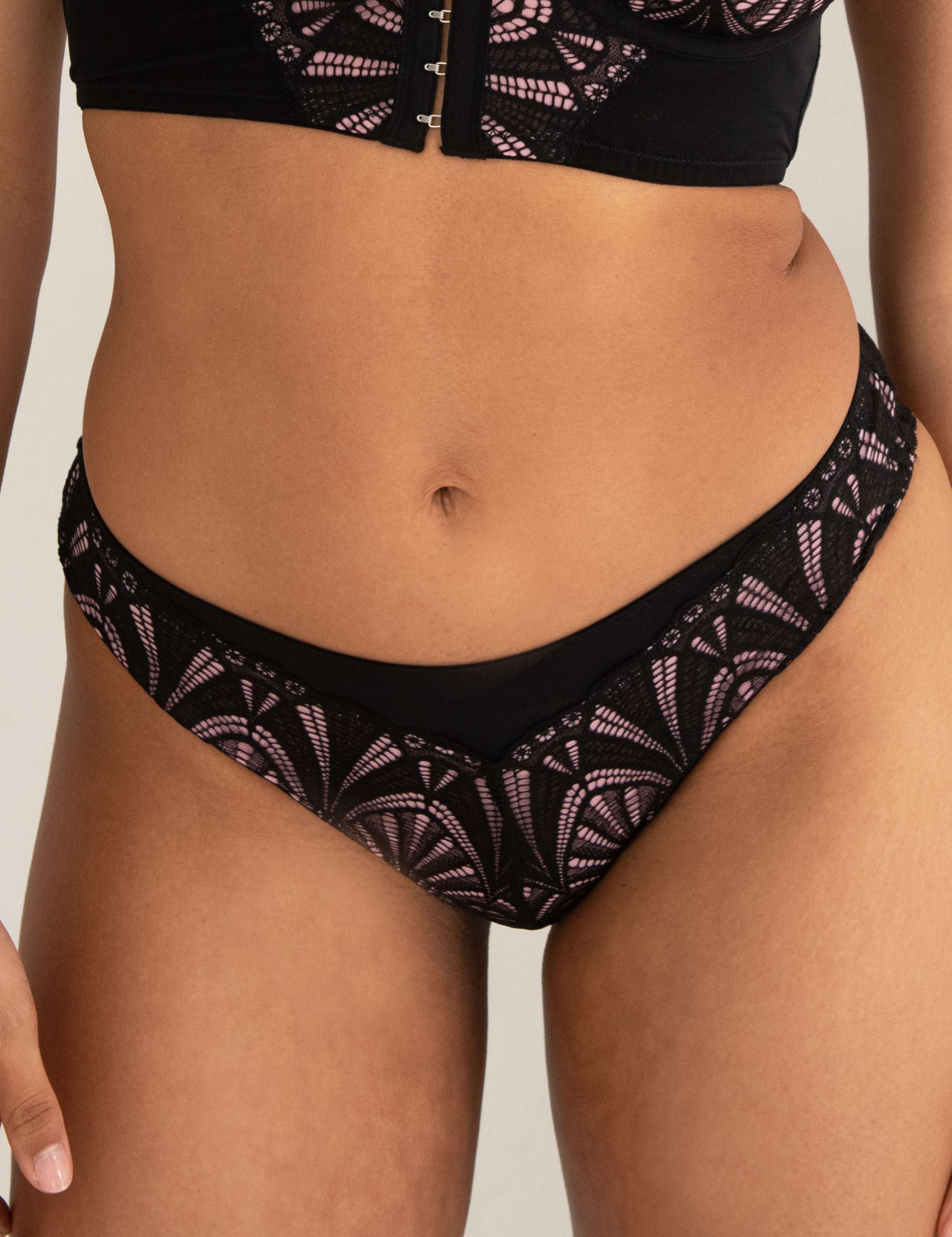 New Romance Emboridery Bikini Knickers 1 of 7