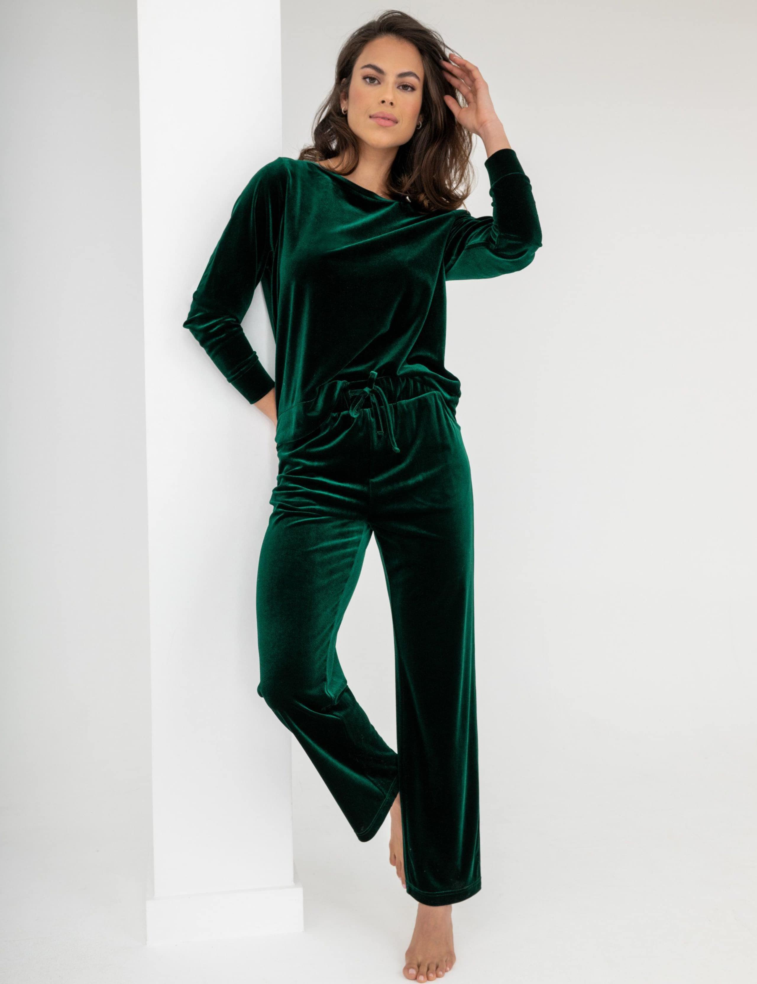 Velour Pyjama Set 5 of 8