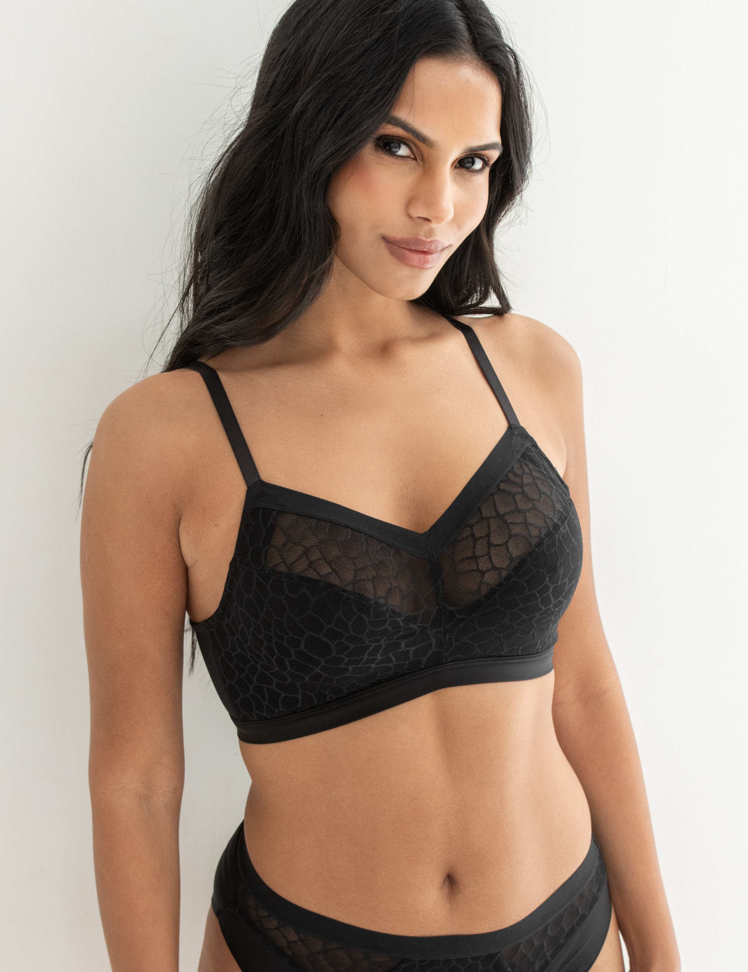 Geo Sculpt Non Wired Bralette D-J 3 of 6
