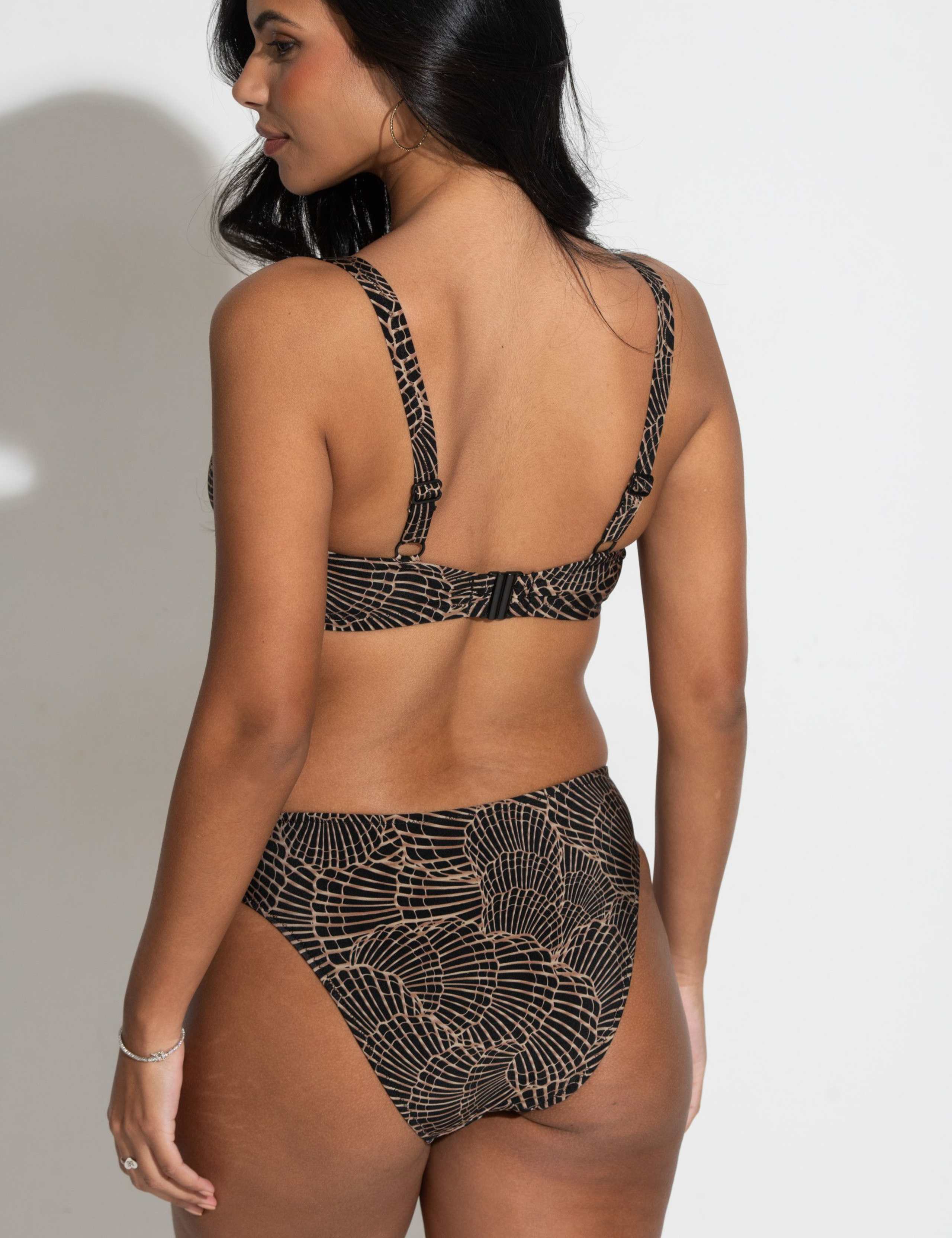 Samoa Printed Wired Plunge Bikini Top (C-G) 5 of 8