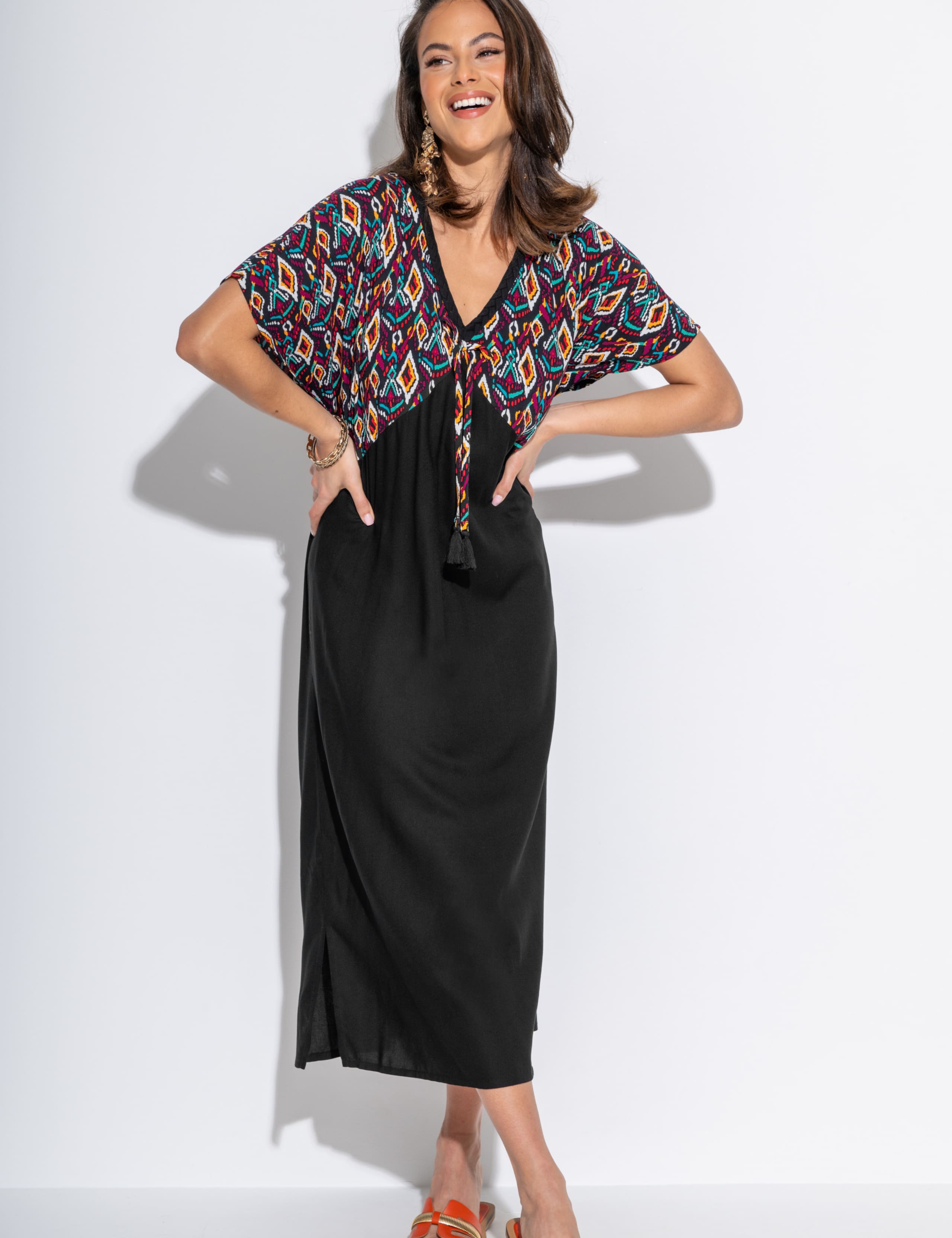 Printed V-Neck Tie Detail Midaxi Beach Dress 3 of 5