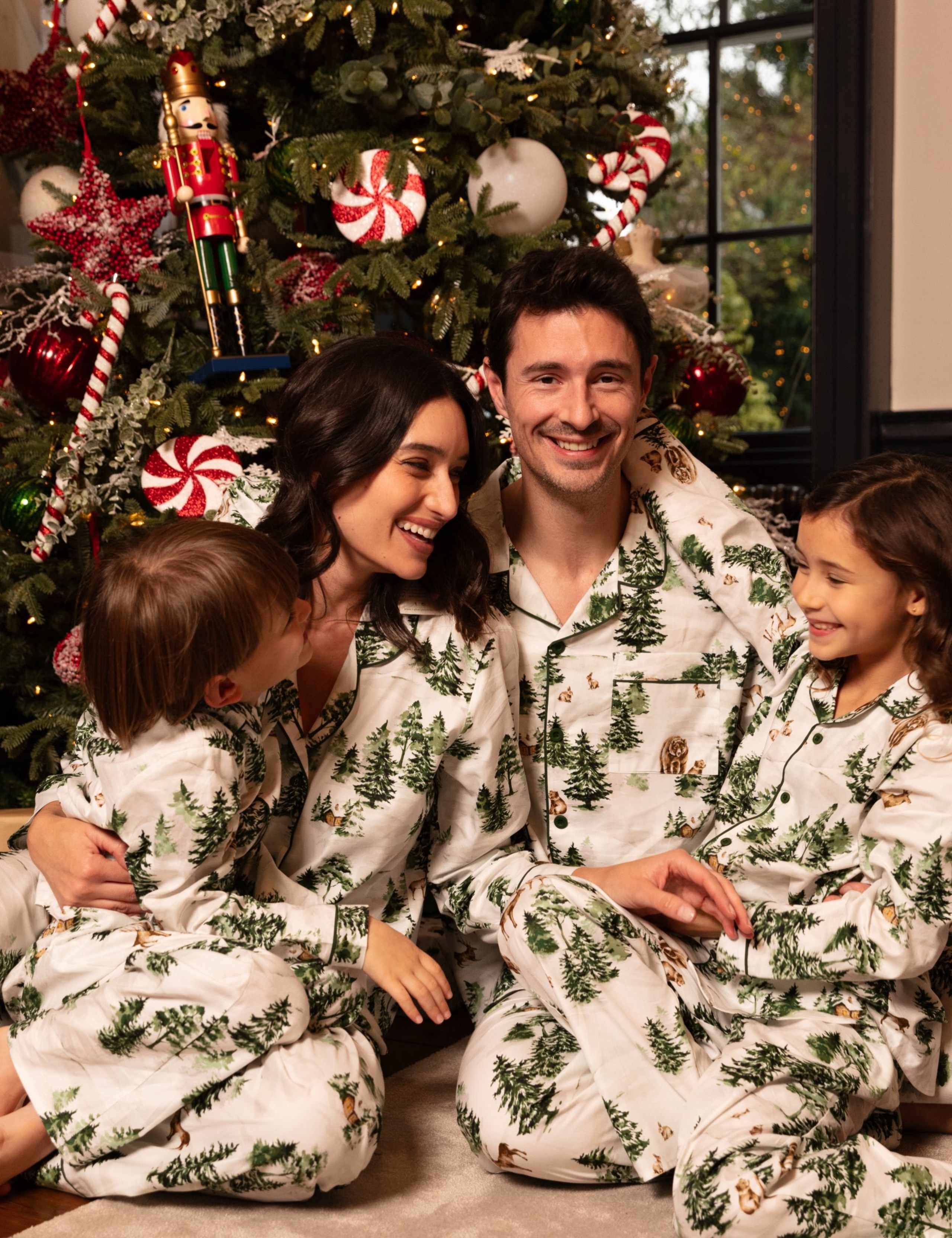 Cotton Rich Alpine Fern Family Christmas Mens Pyjama Bottoms 1 of 4