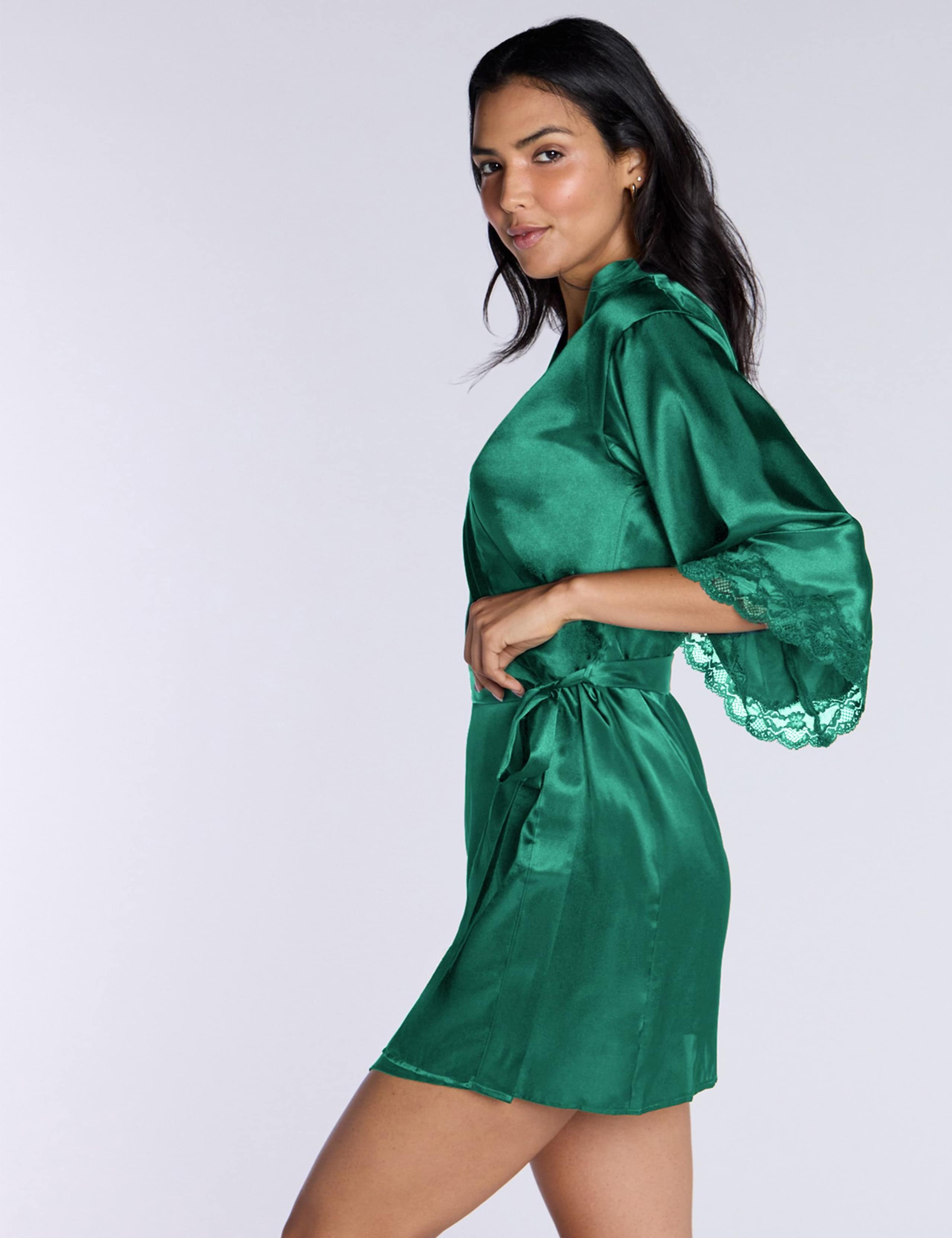Amelia Robe 4 of 5