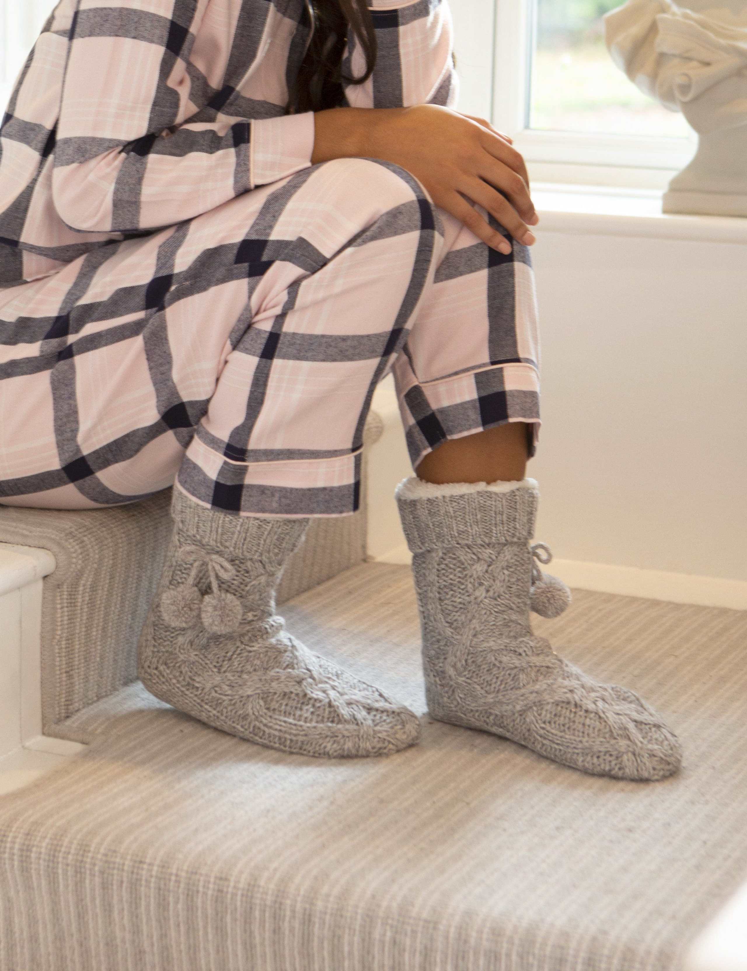 Cable Knit Lined Slipper Socks 1 of 3