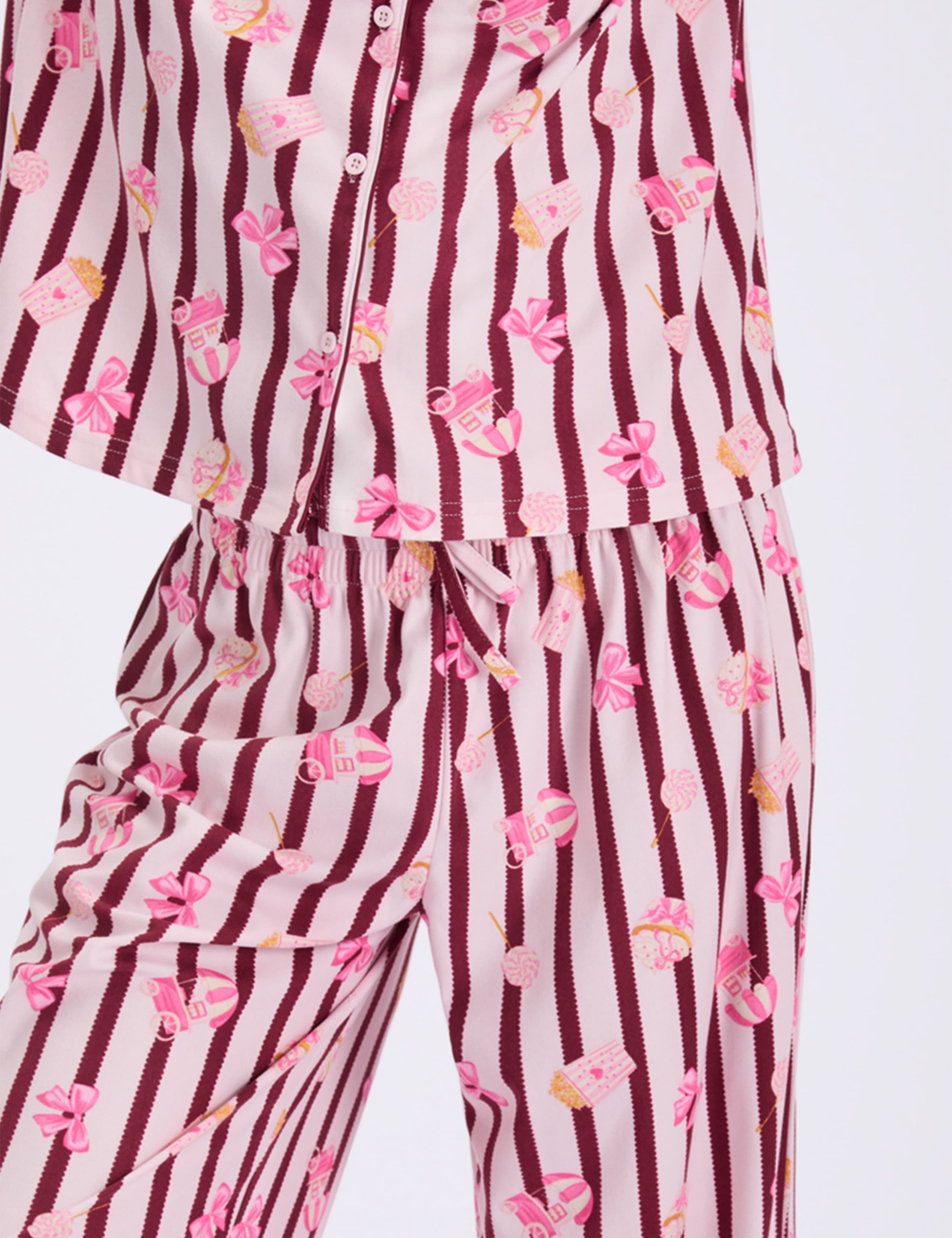 Fleece Popcorn Pyjama Set in a Bag 5 of 7