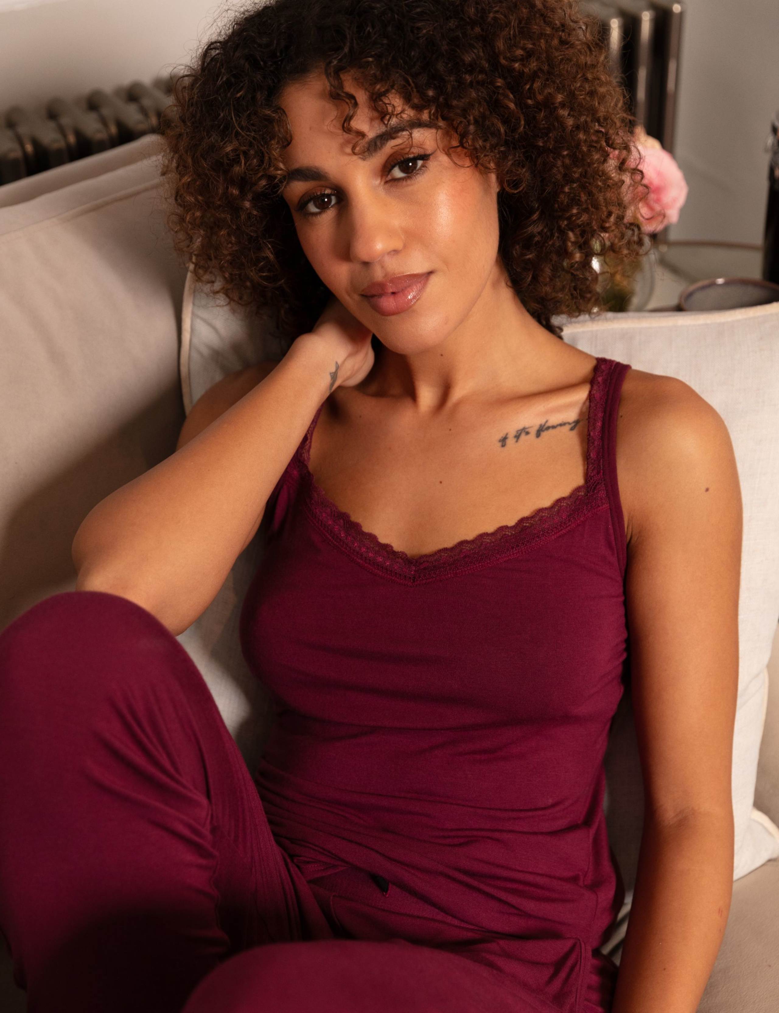 Lace Detail Hidden Support Cami Vest 3 of 4
