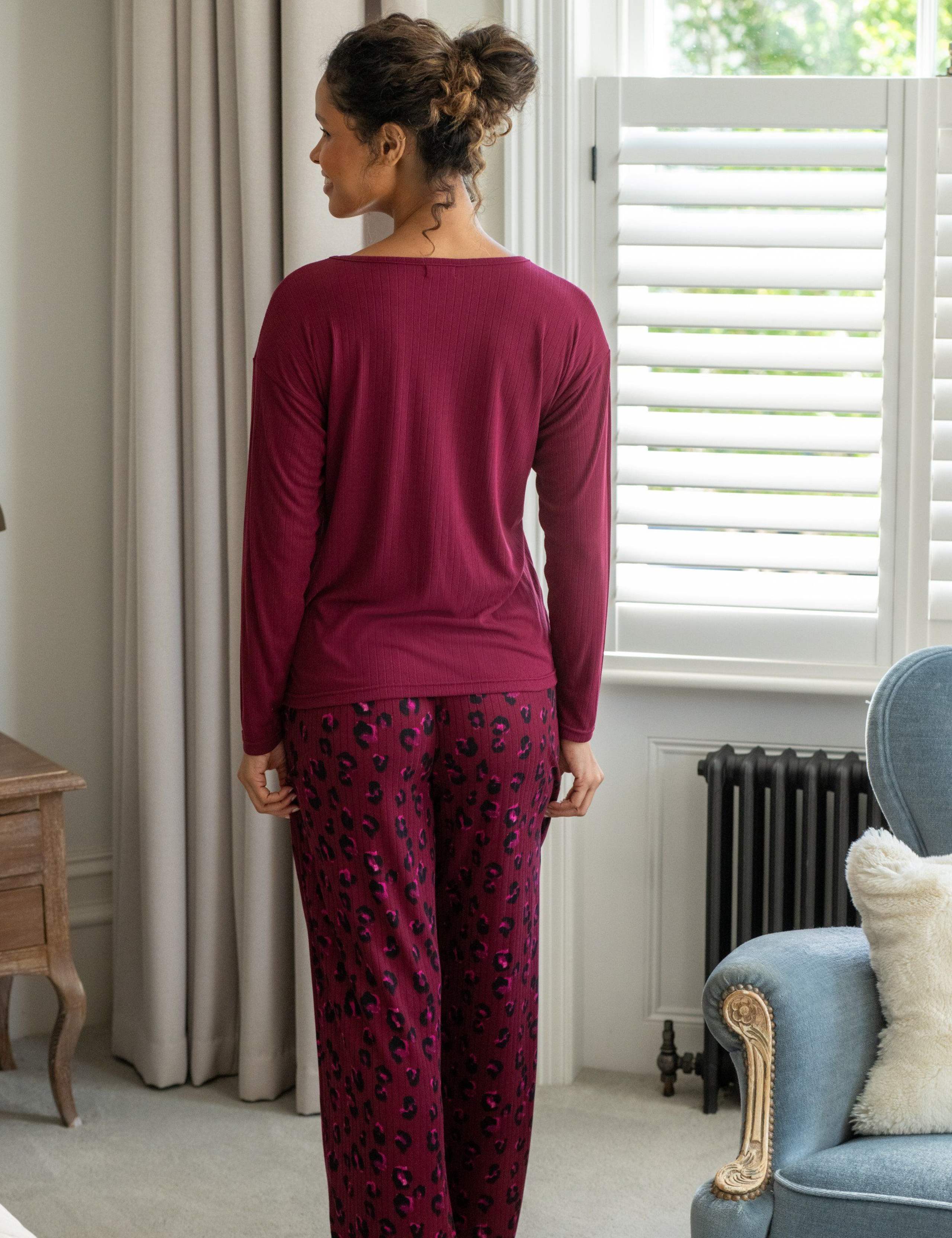 Ribbed Brushed Leopard Trim Pyjama Set 3 of 10