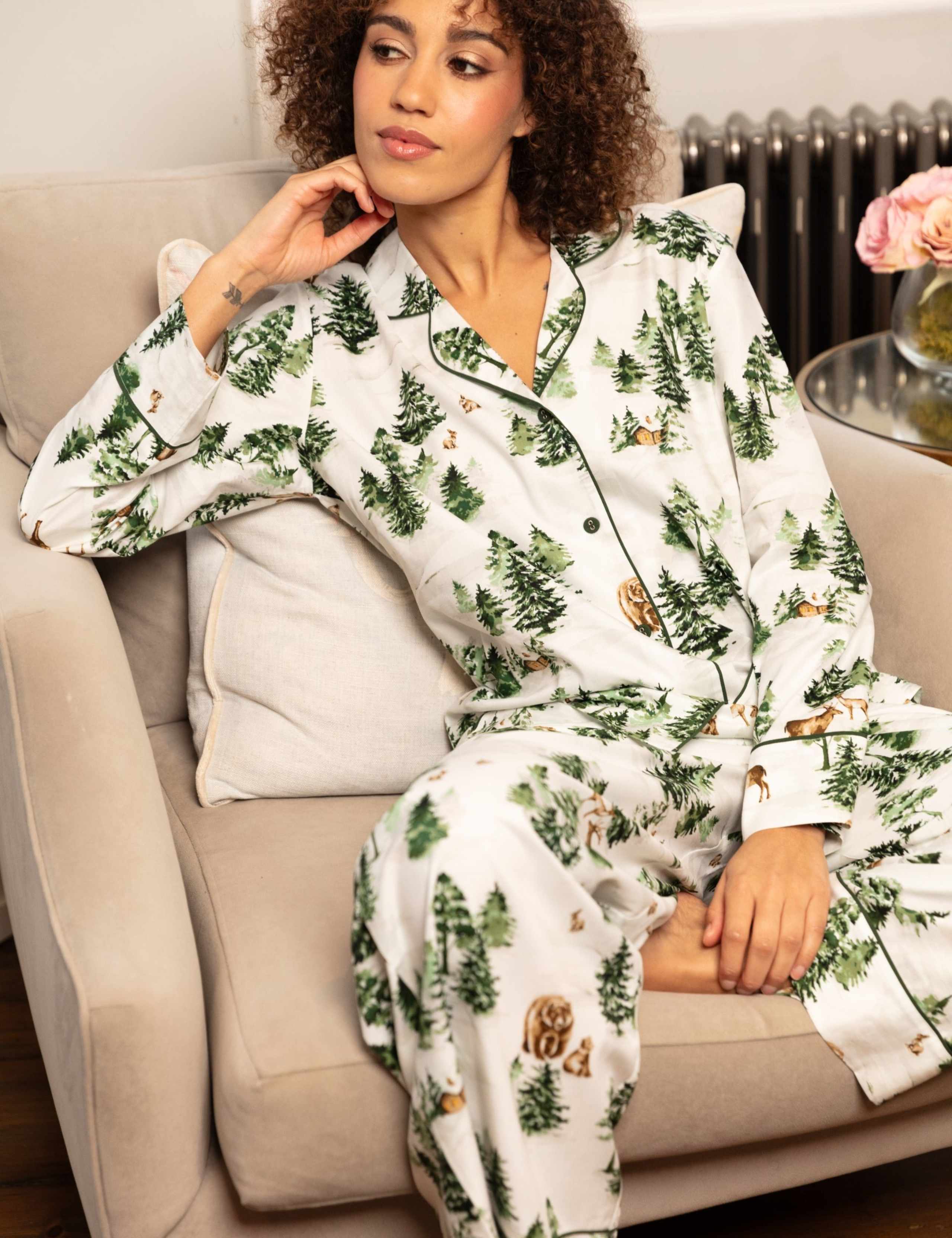 Cotton Rich Alpine Fern Family Christmas Womens Pyjama Bottoms 1 of 4