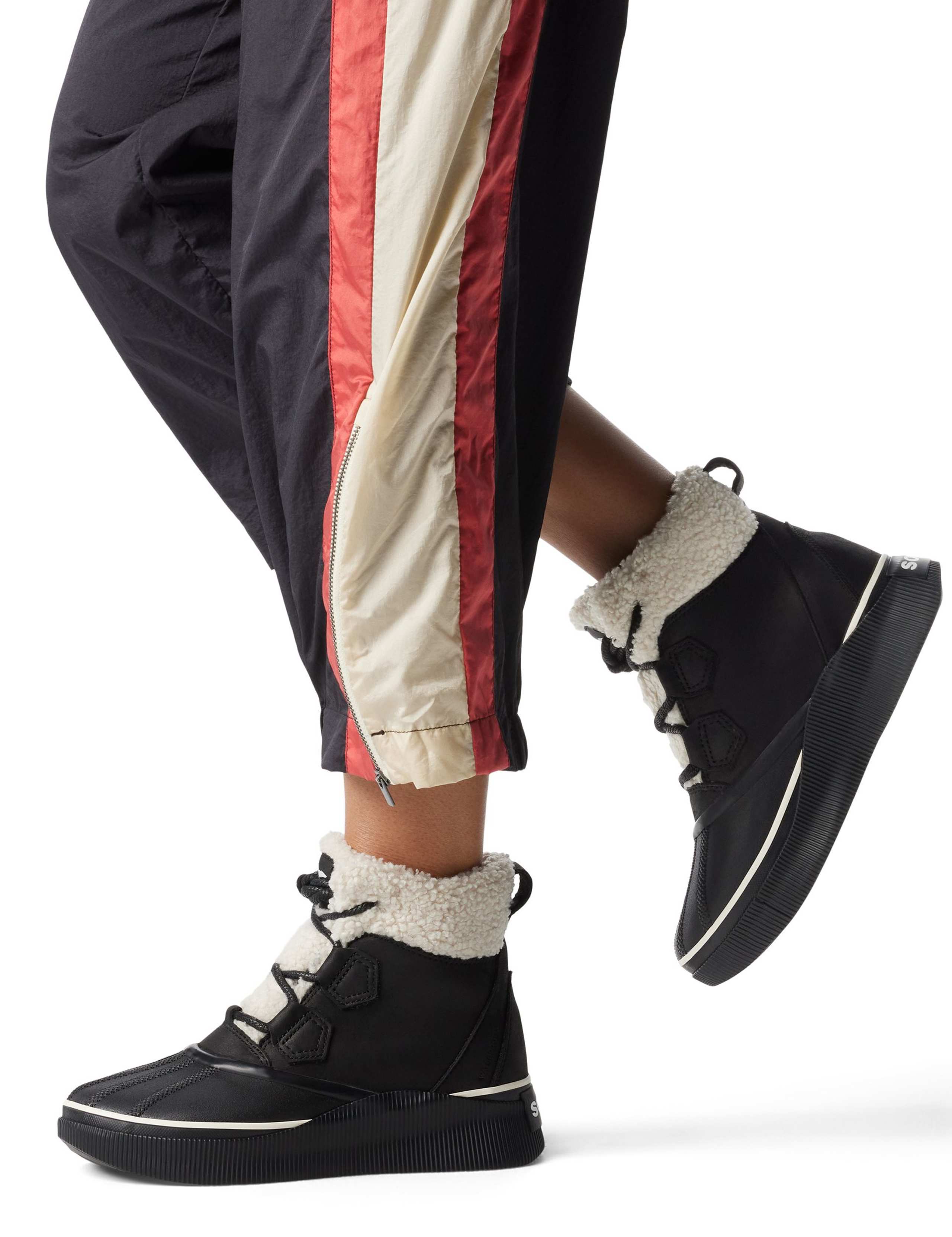 Out N About IV Chillz Leather Walking Boots 8 of 8