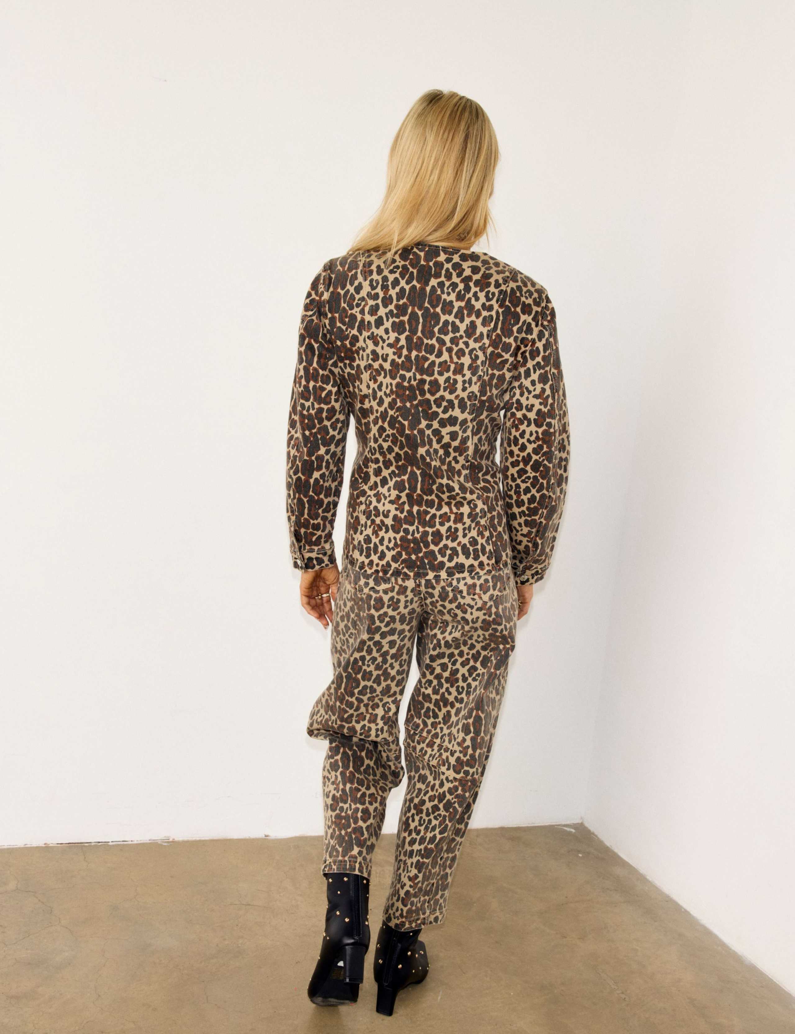 Mid Rise Leopard Print Barrel Jeans 2 of 4