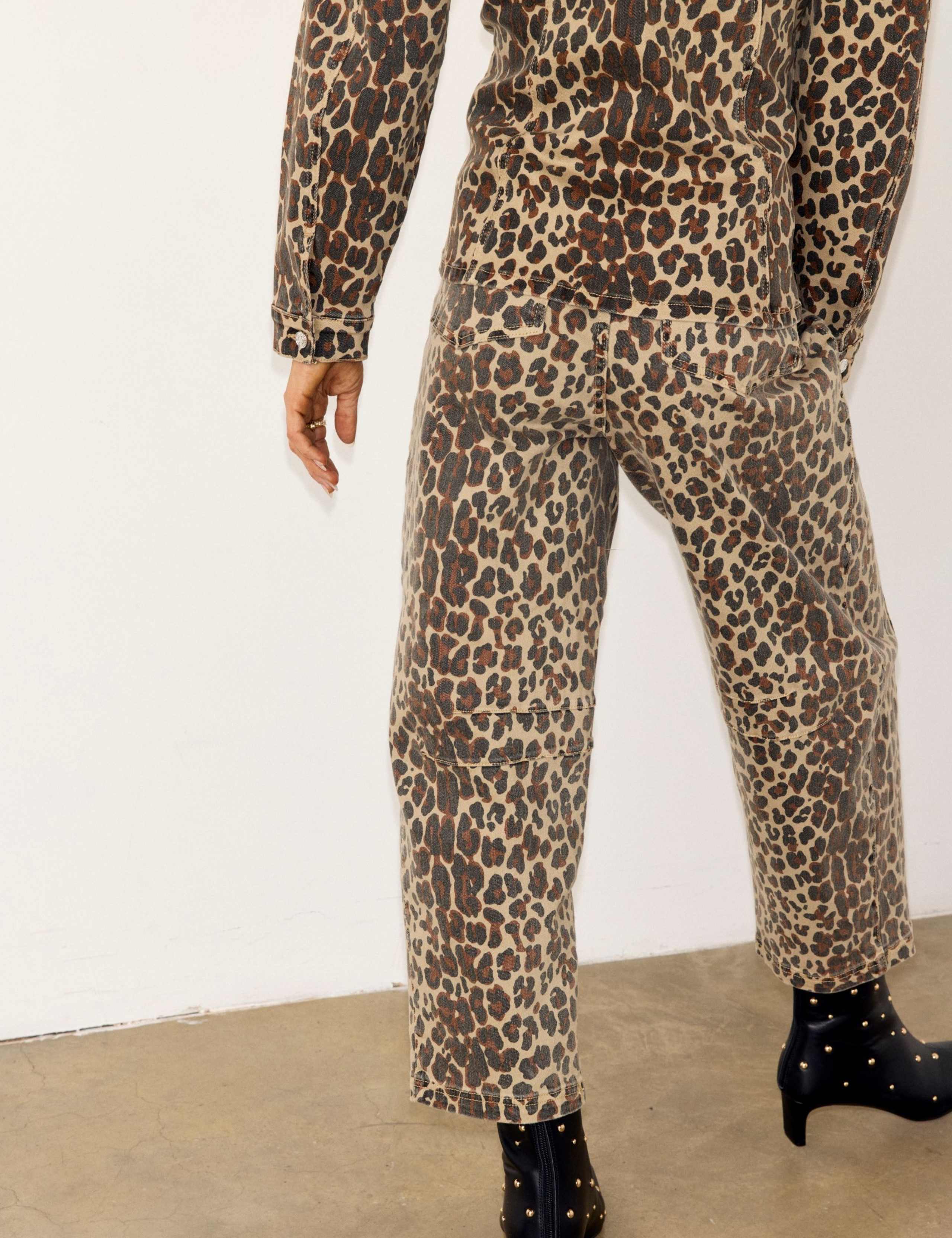 Mid Rise Leopard Print Barrel Jeans 4 of 4