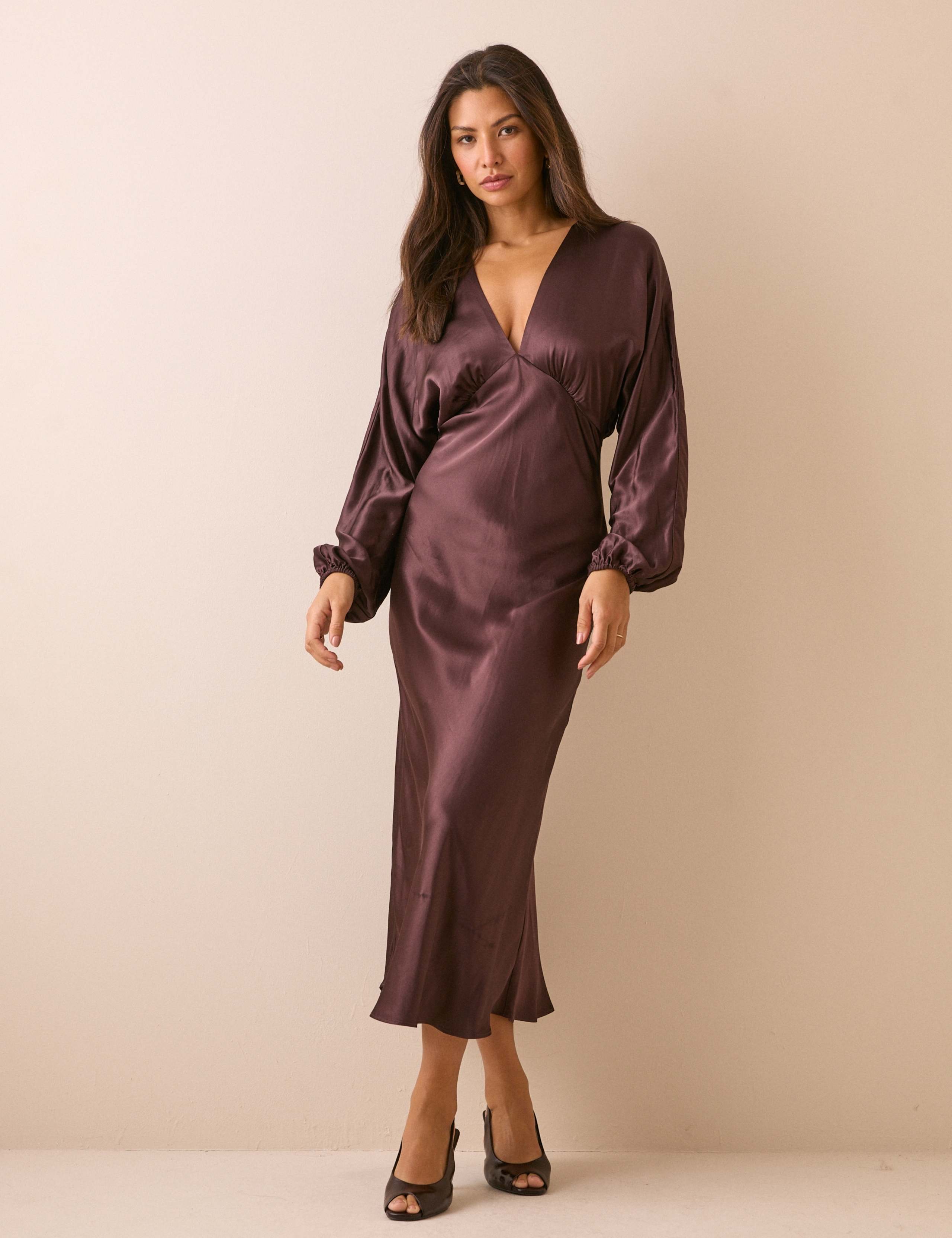 Allura V Neck Midi Dress 2 of 6