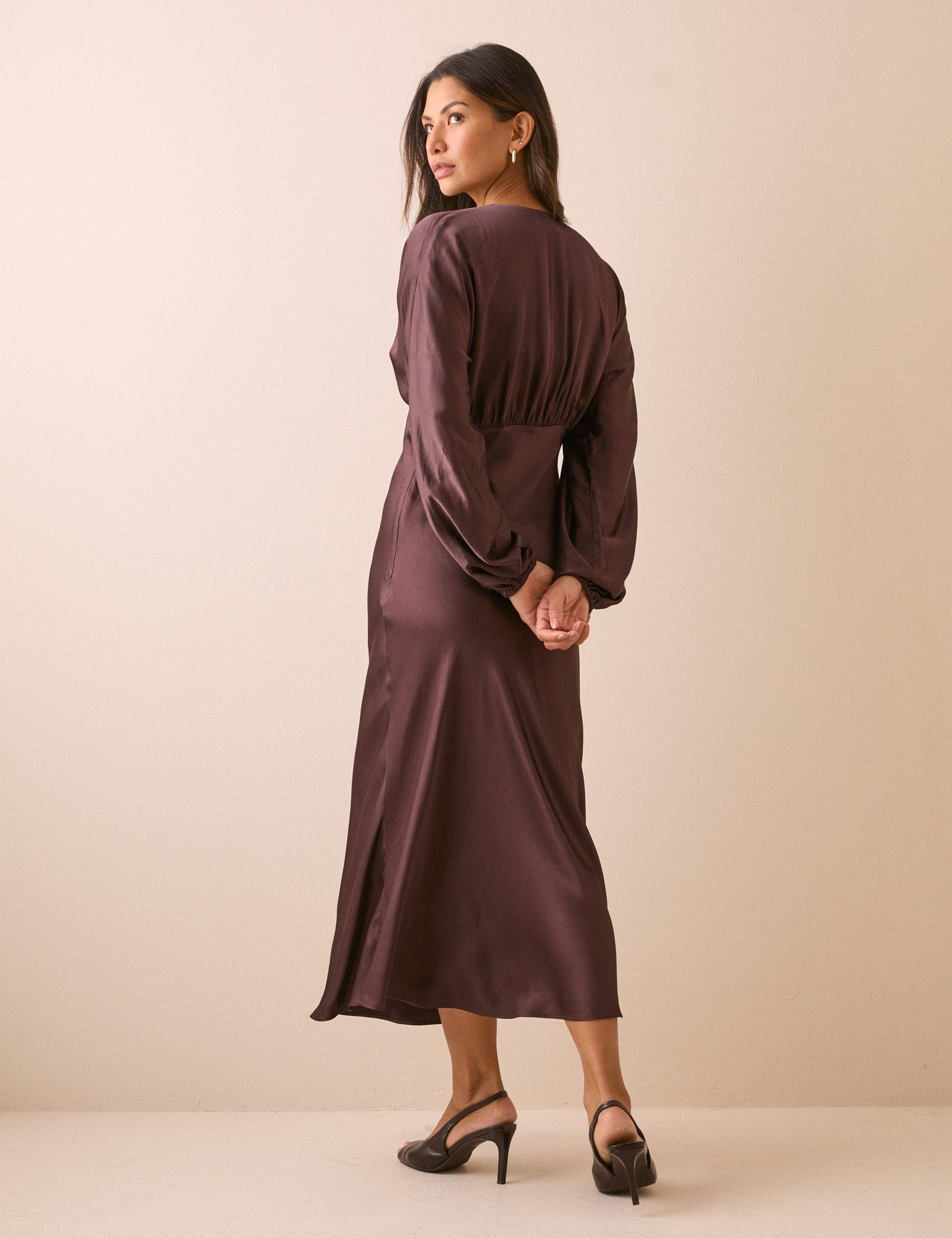 Allura V Neck Midi Dress 3 of 6