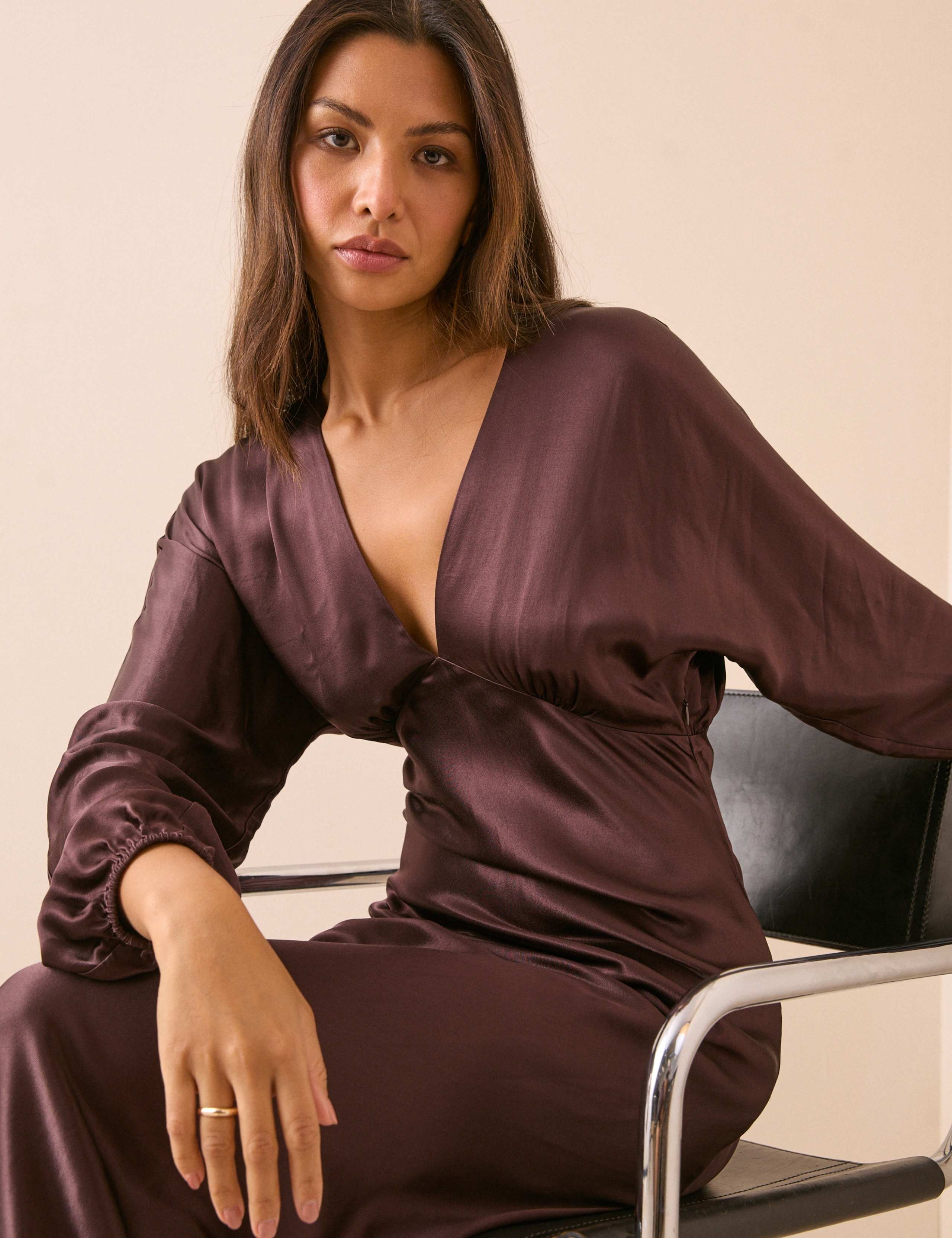 Allura V Neck Midi Dress 5 of 6