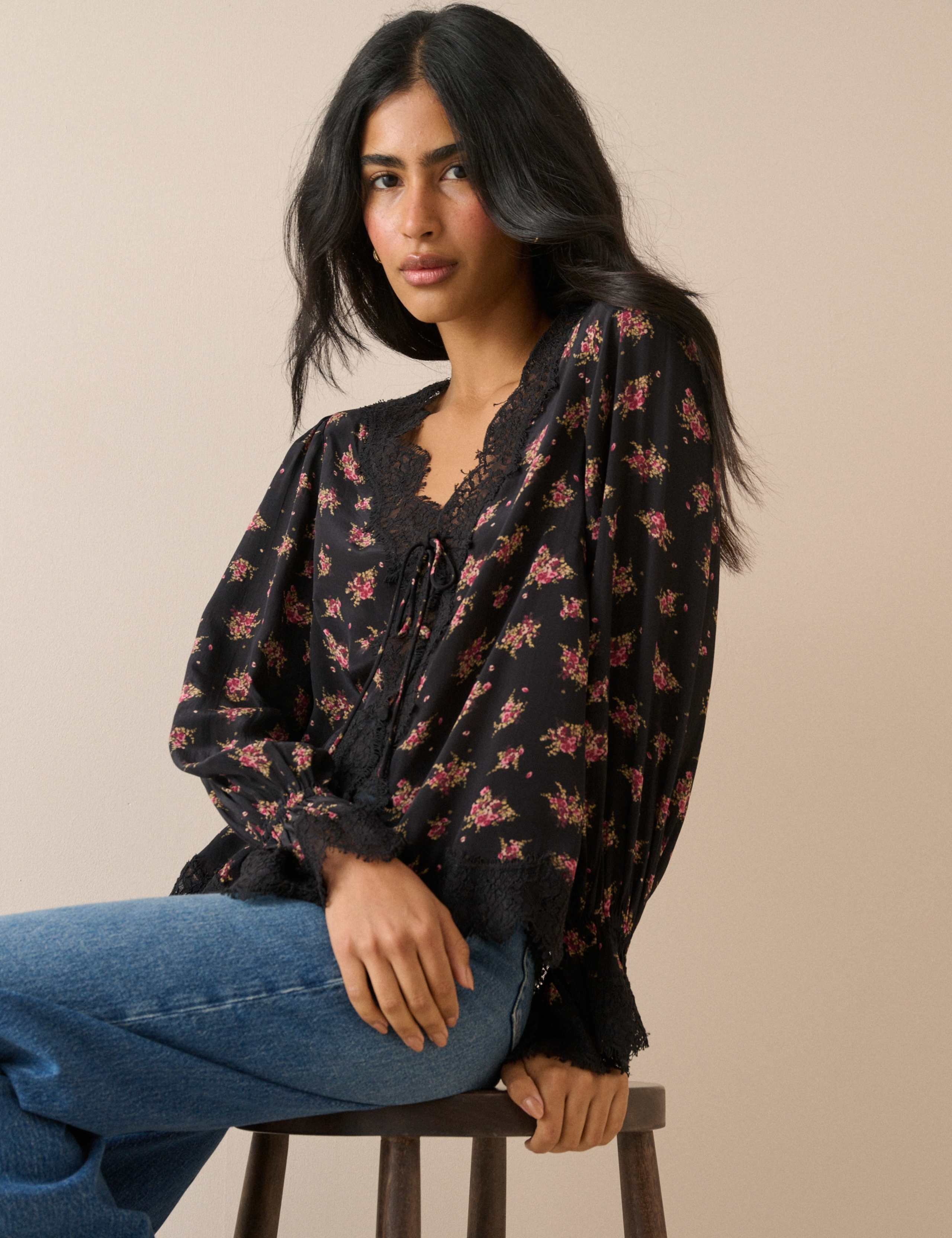 Floral V-Neck Lace Detail Blouse 3 of 5