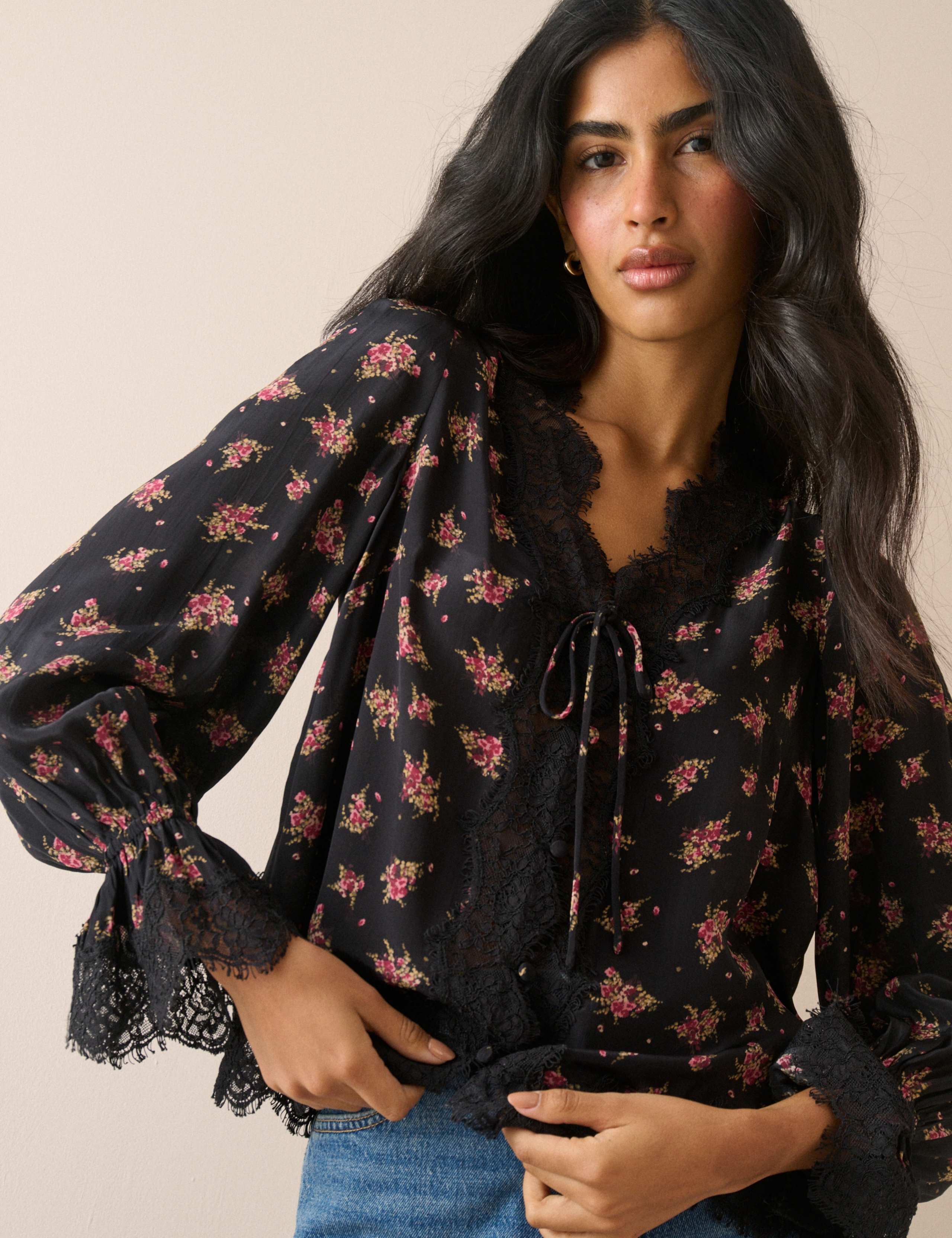Floral V-Neck Lace Detail Blouse 4 of 5