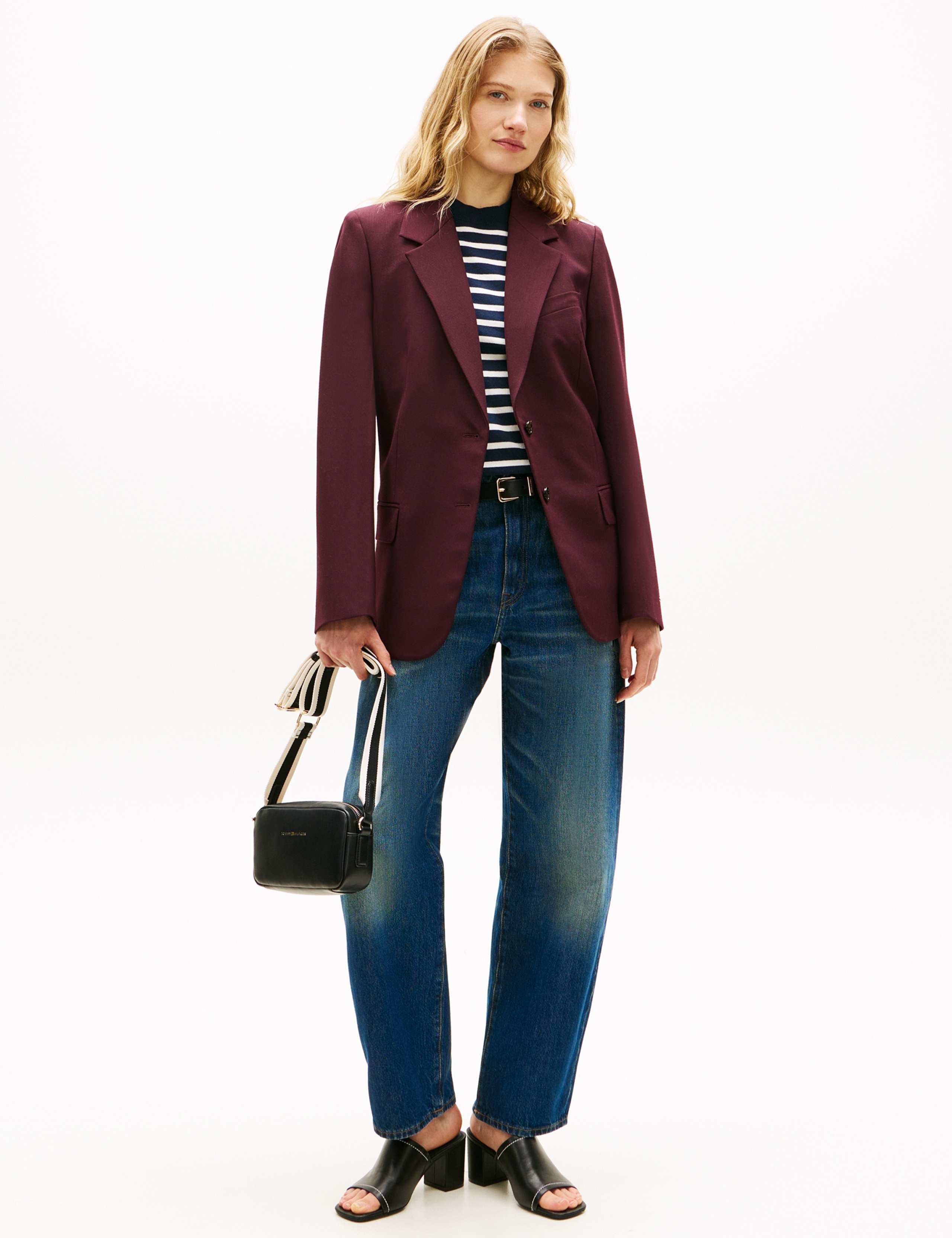 Essential Cross Body Camera Bag 1 of 5