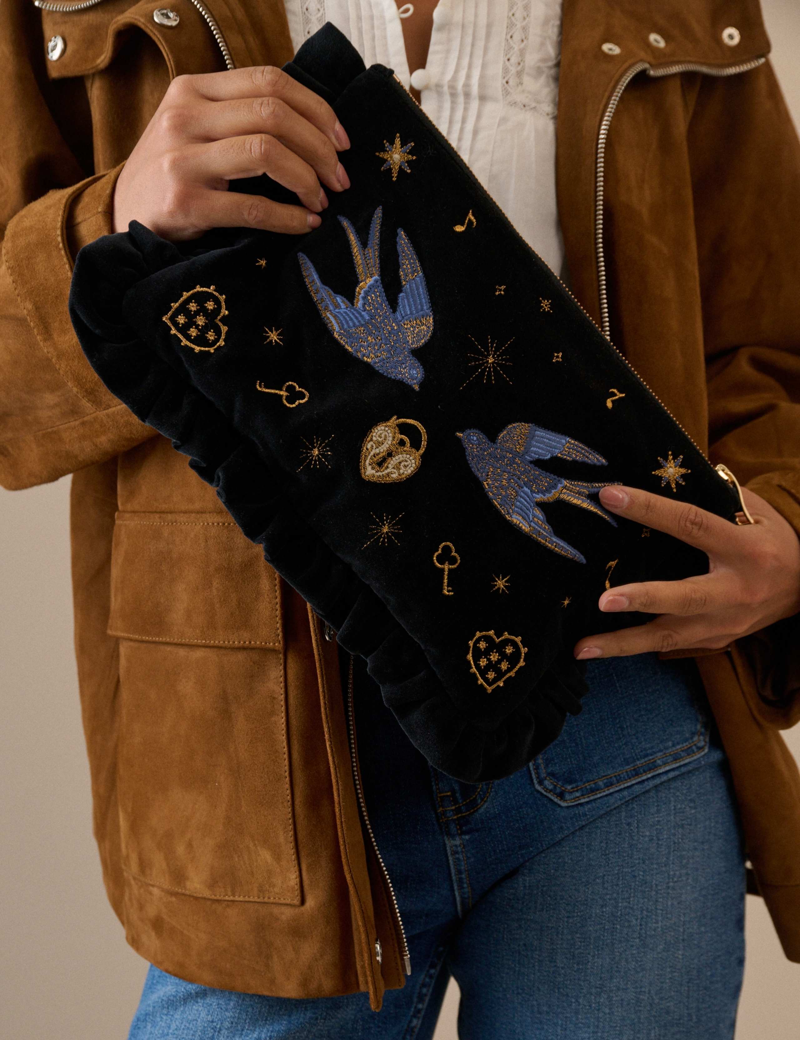 Embroidered Cotton Everyday Pouch 3 of 7
