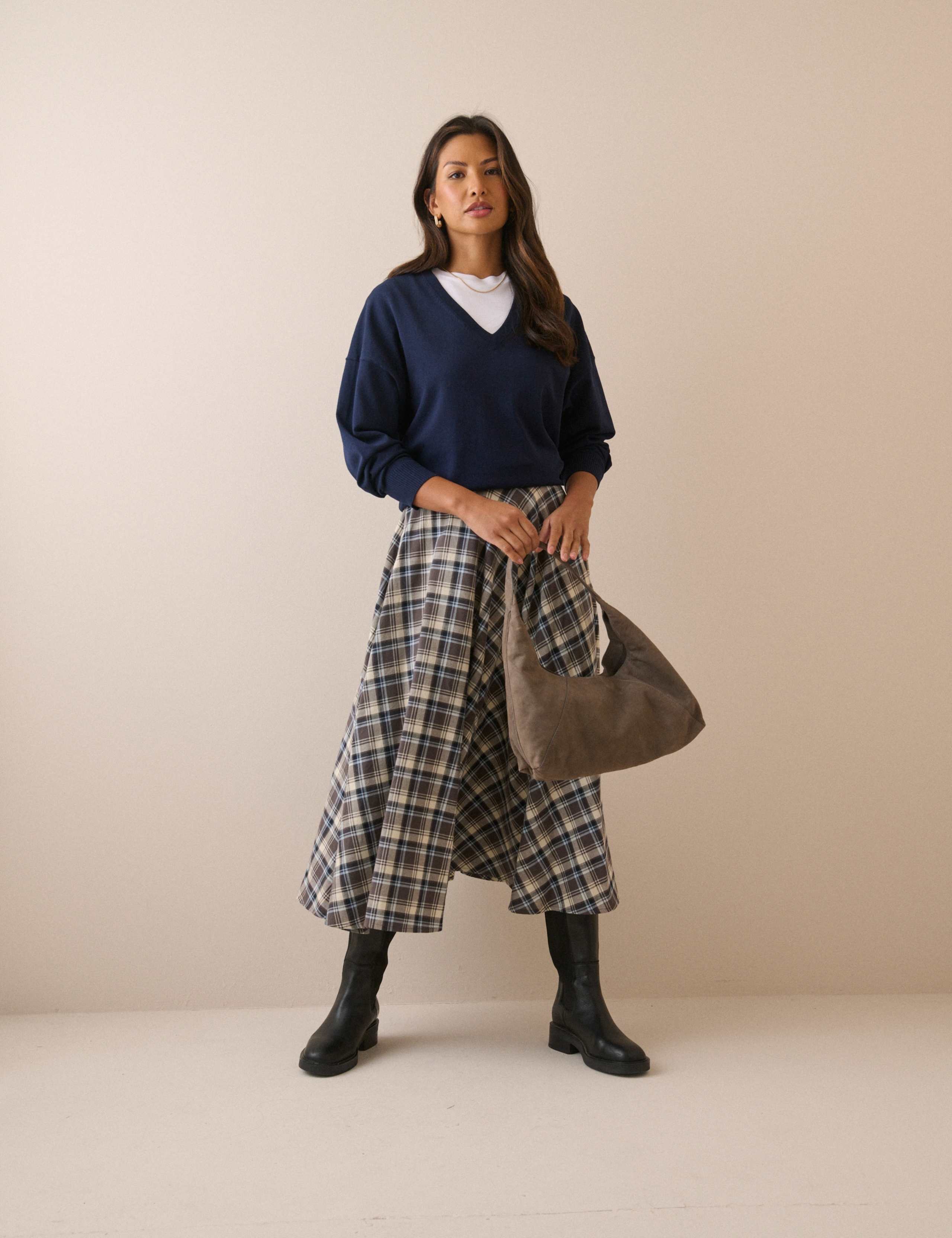 Long Sleeve Fitted V Neck Jumper 4 of 7