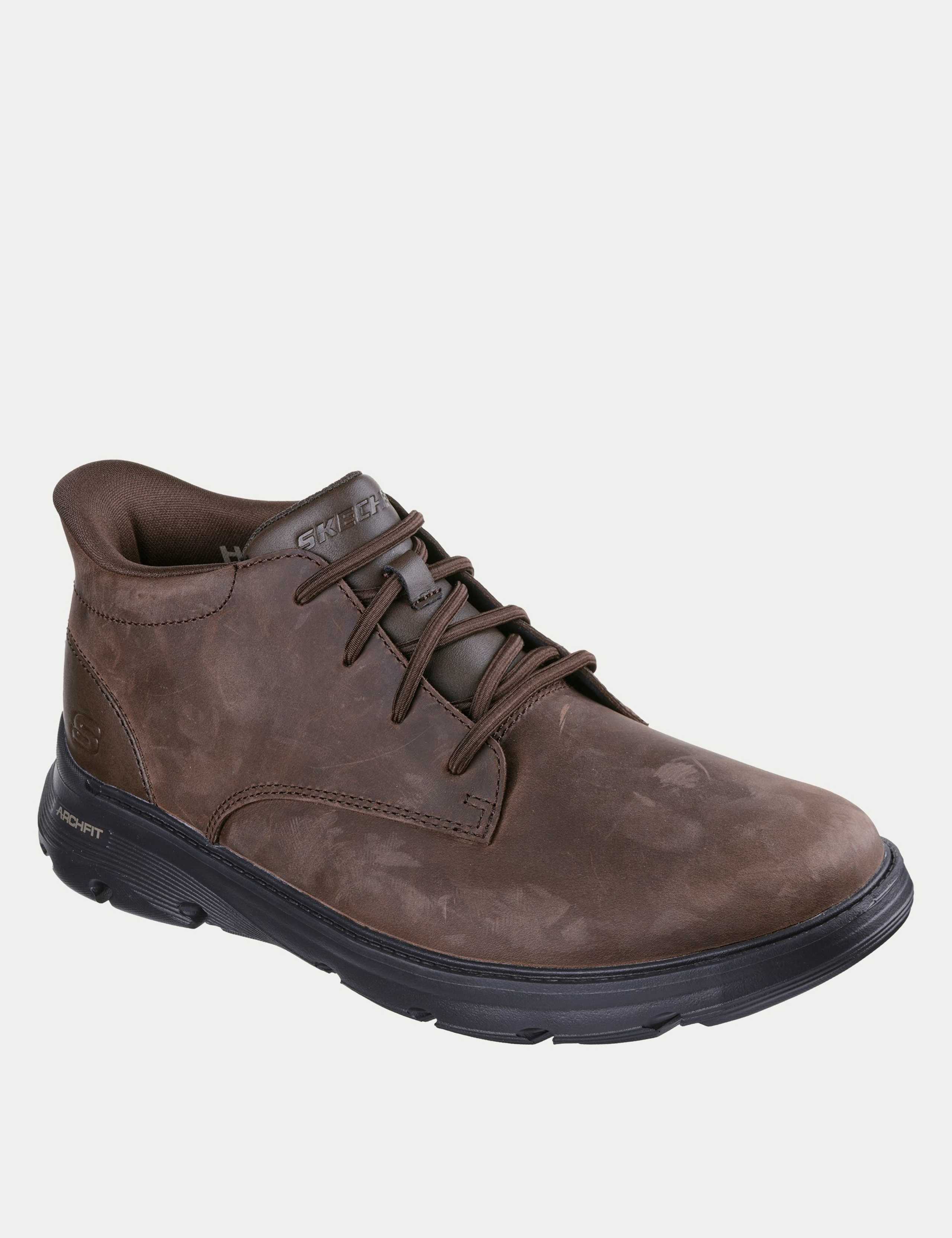 Arch Fit Garza Chukka Boots 3 of 5