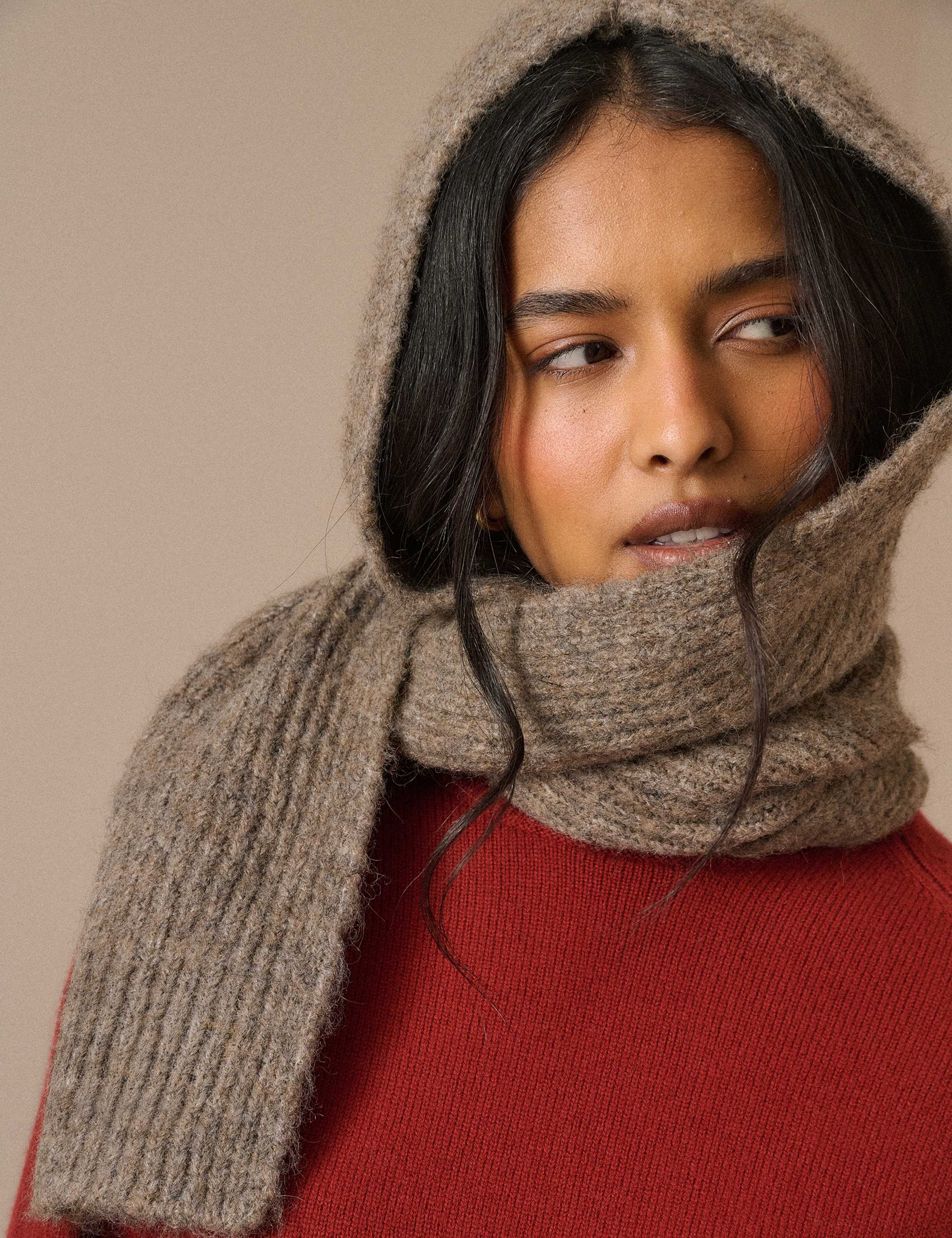 Hooded Scarf with Wool 2 of 5