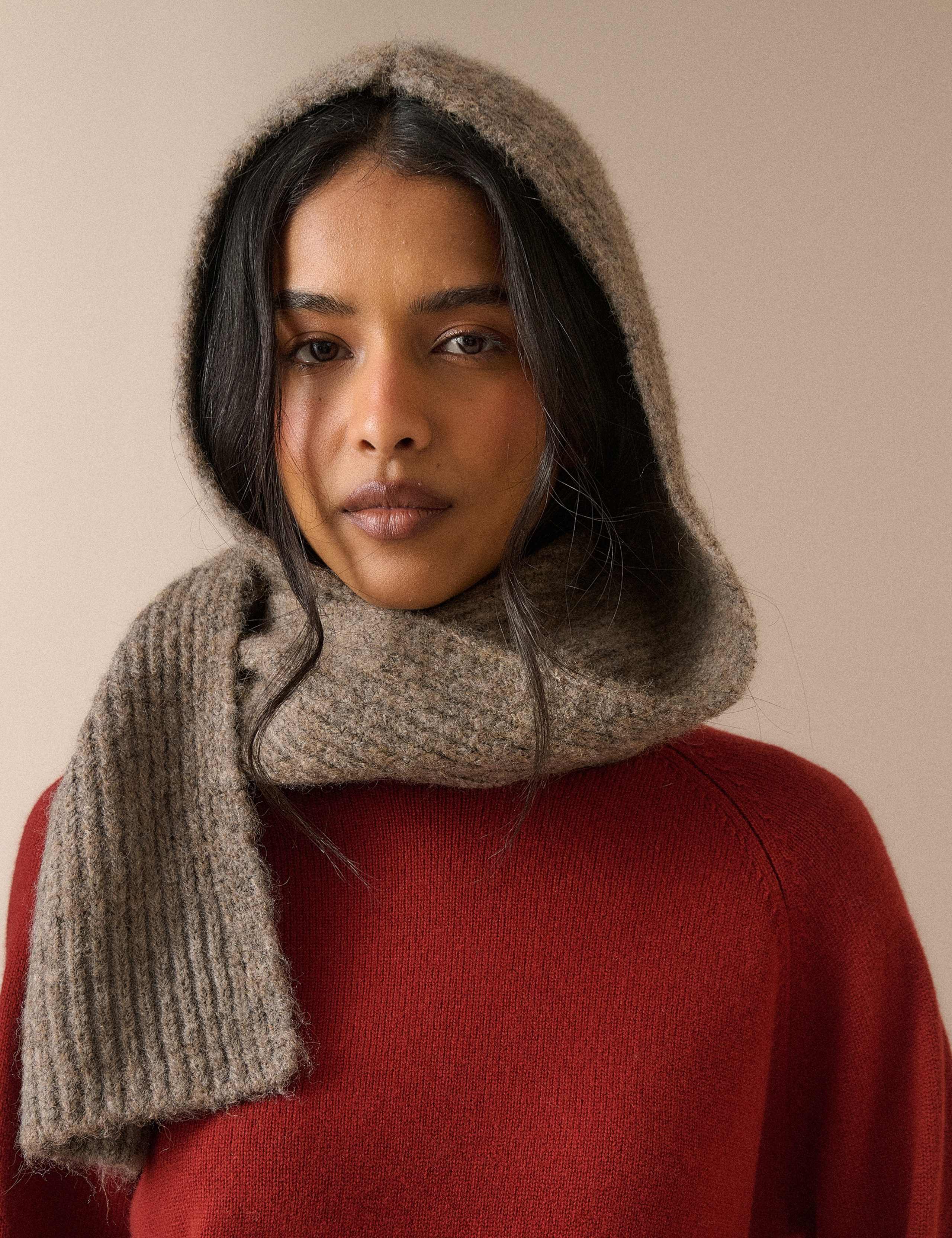 Hooded Scarf with Wool 4 of 5