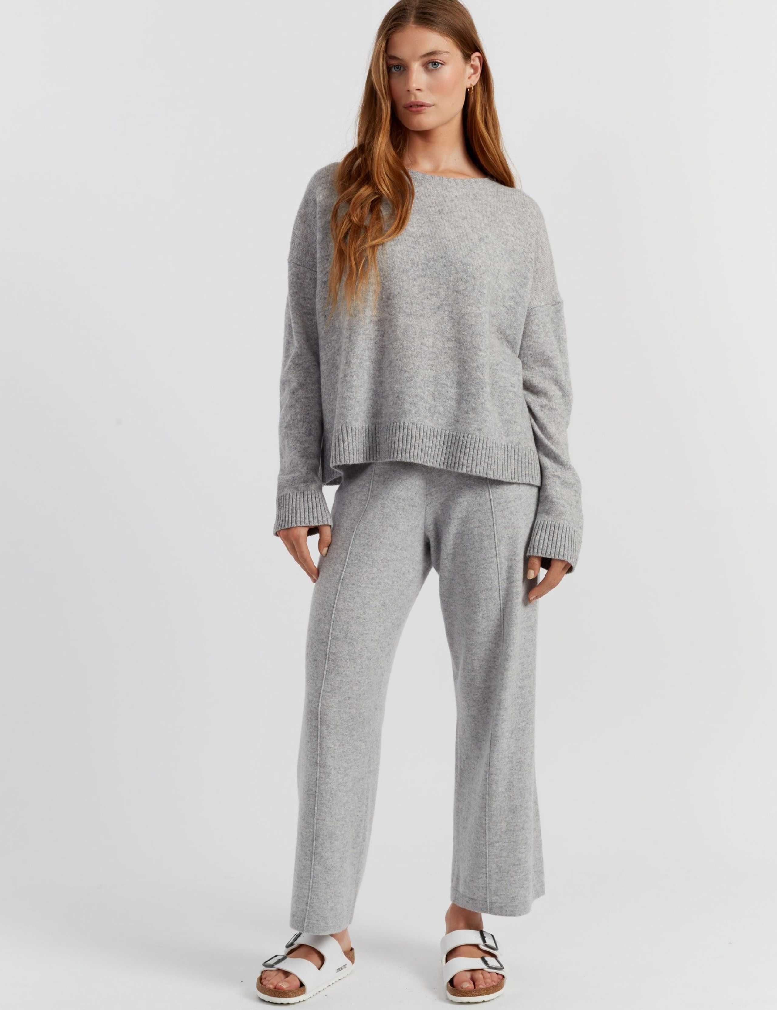 Wool Rich Relaxed Sweatshirt with Cashmere 2 of 4