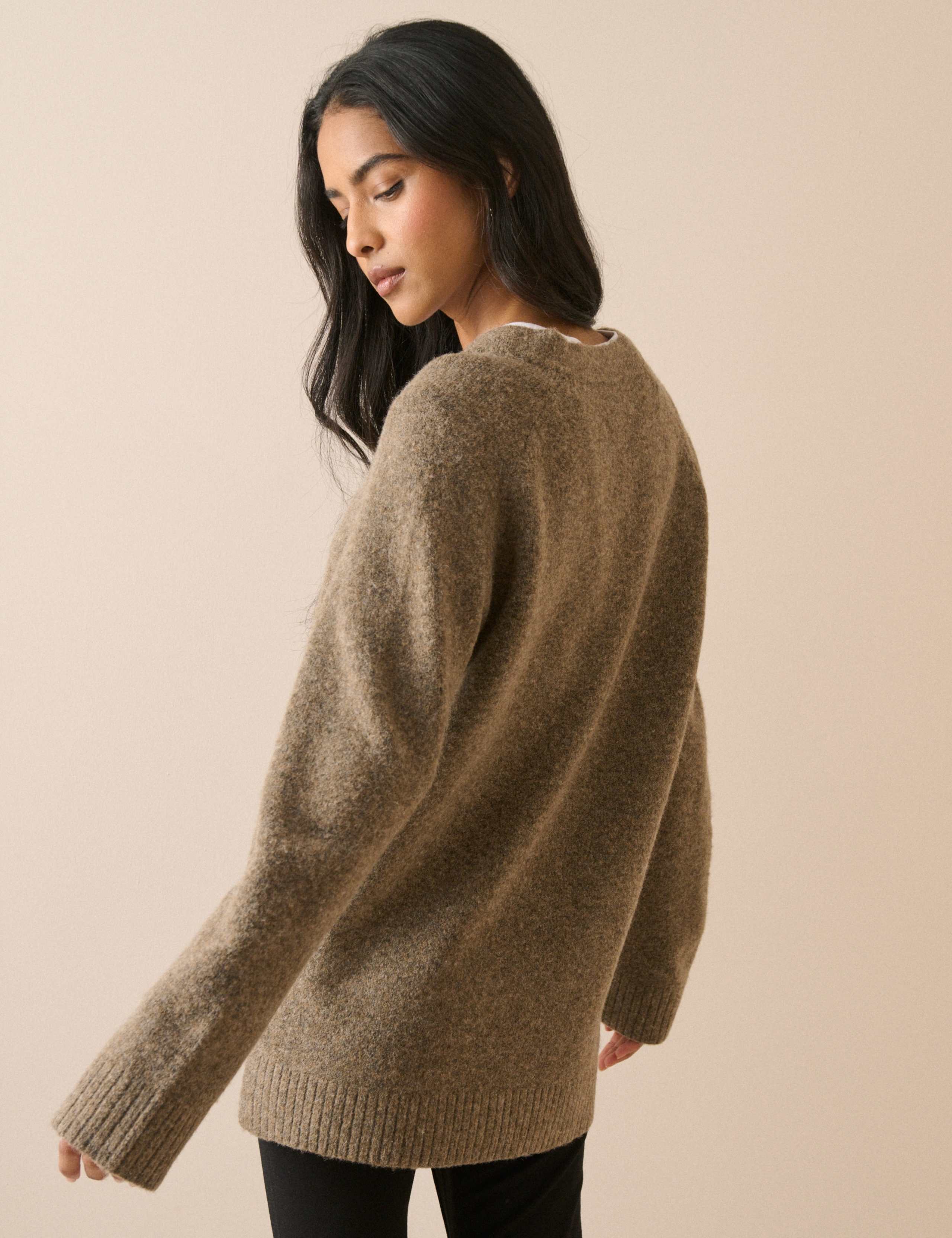 V-Neck Longline Jumper with Wool 2 of 4
